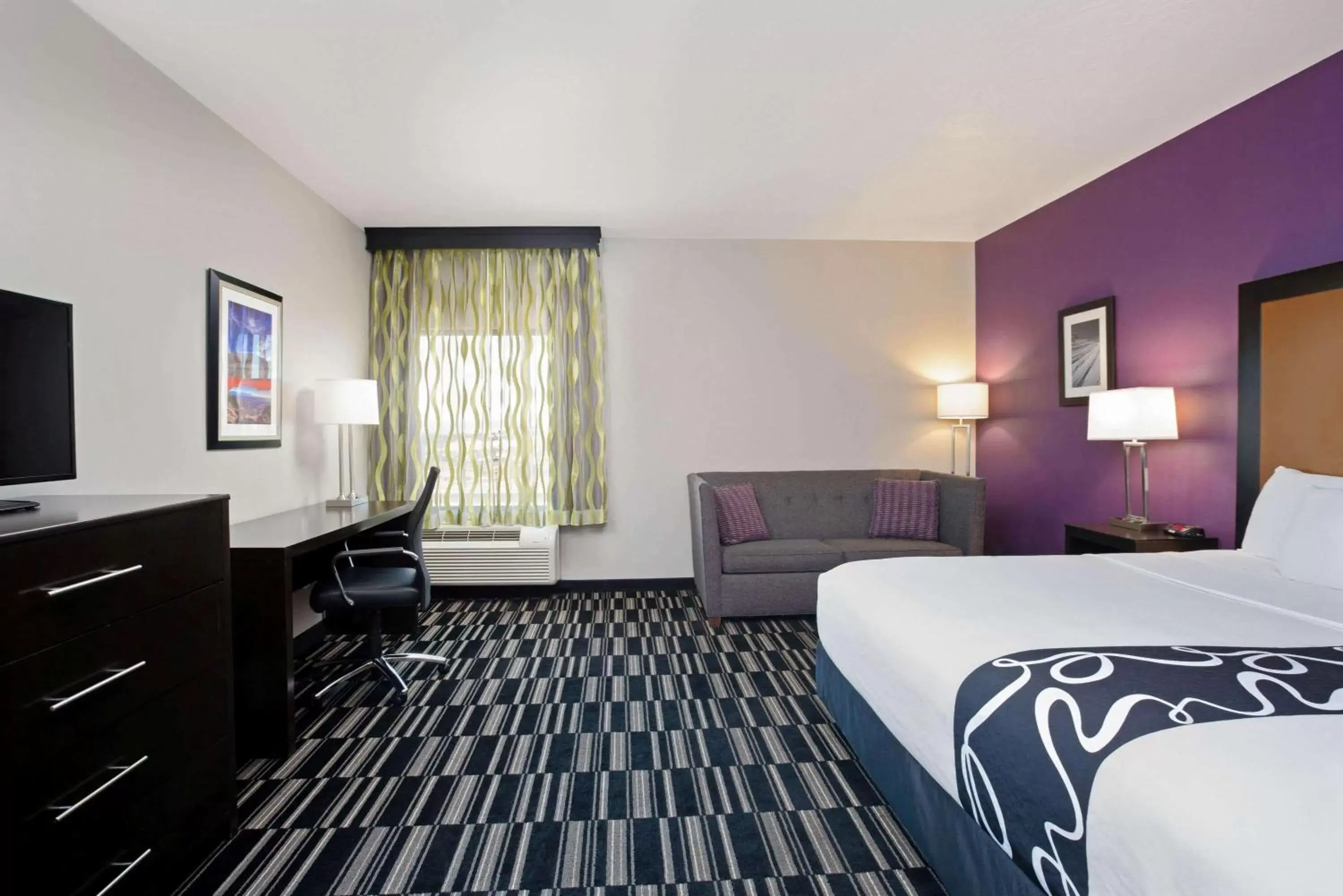 Bed in La Quinta by Wyndham Cedar City Bed in La Quinta by Wyndham Cedar City