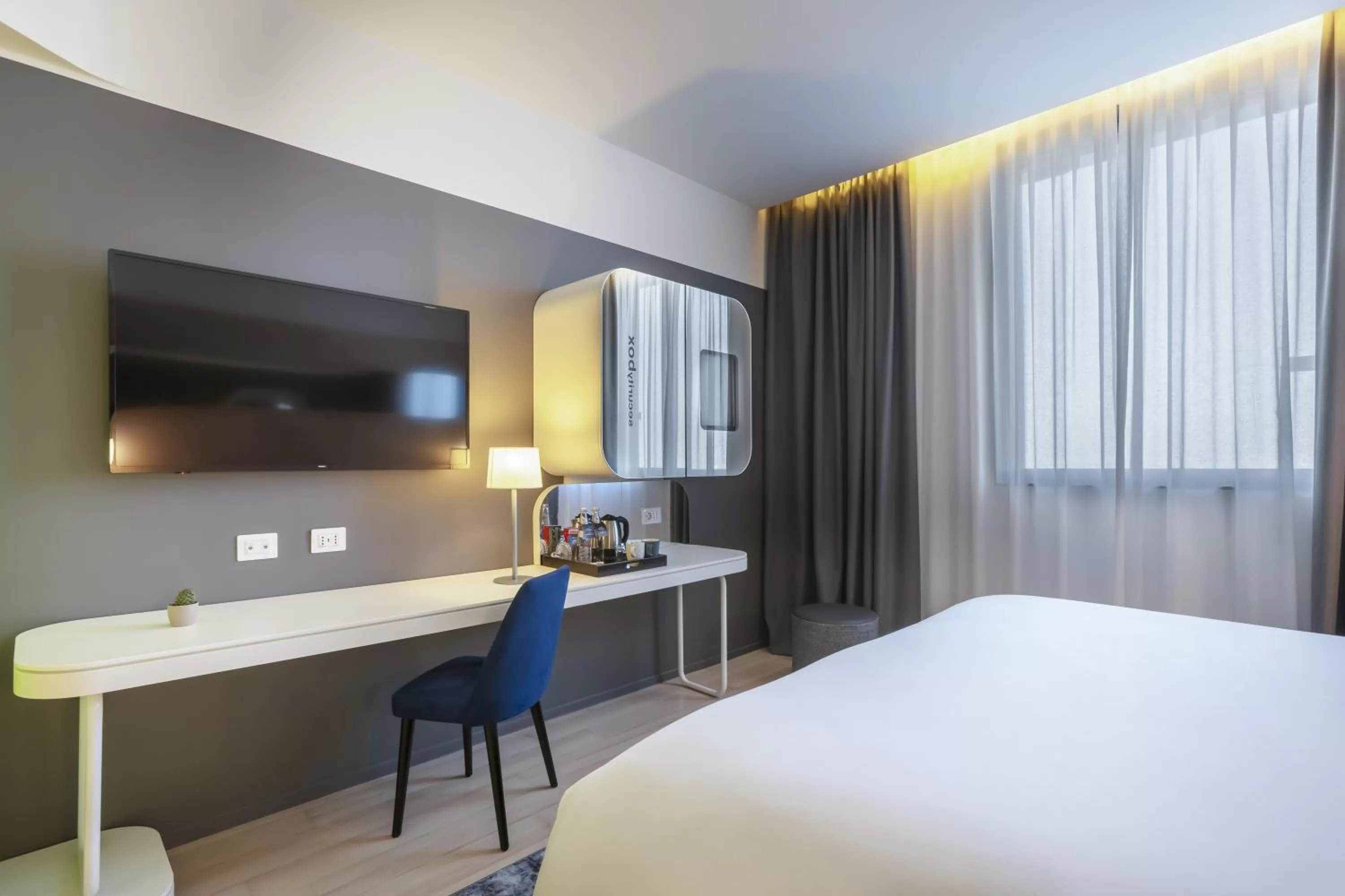 Bedroom, Bed in voco Milan-Fiere by IHG