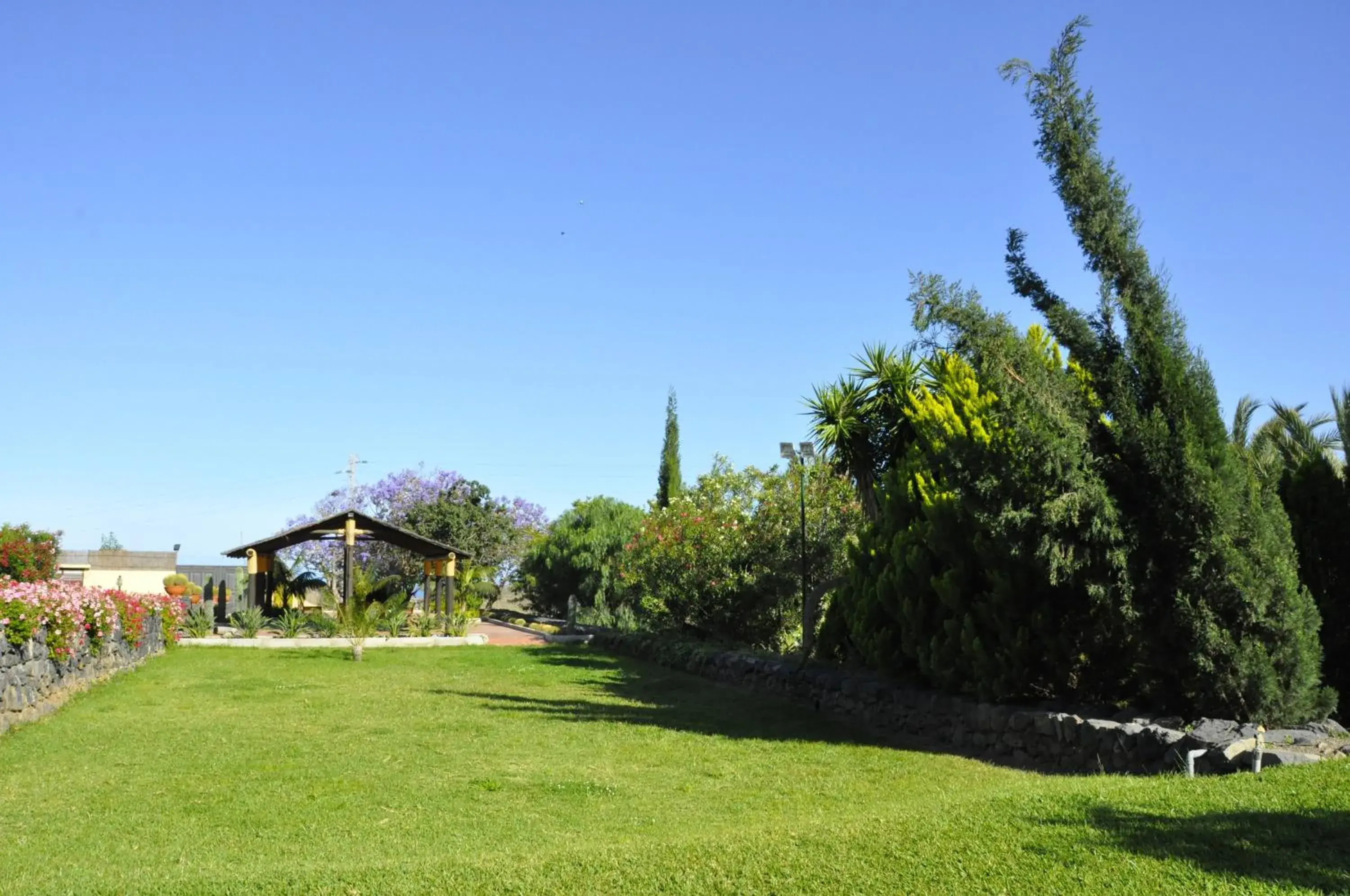 Garden, Property Building in Hotel Rural XQ Finca Salamanca
