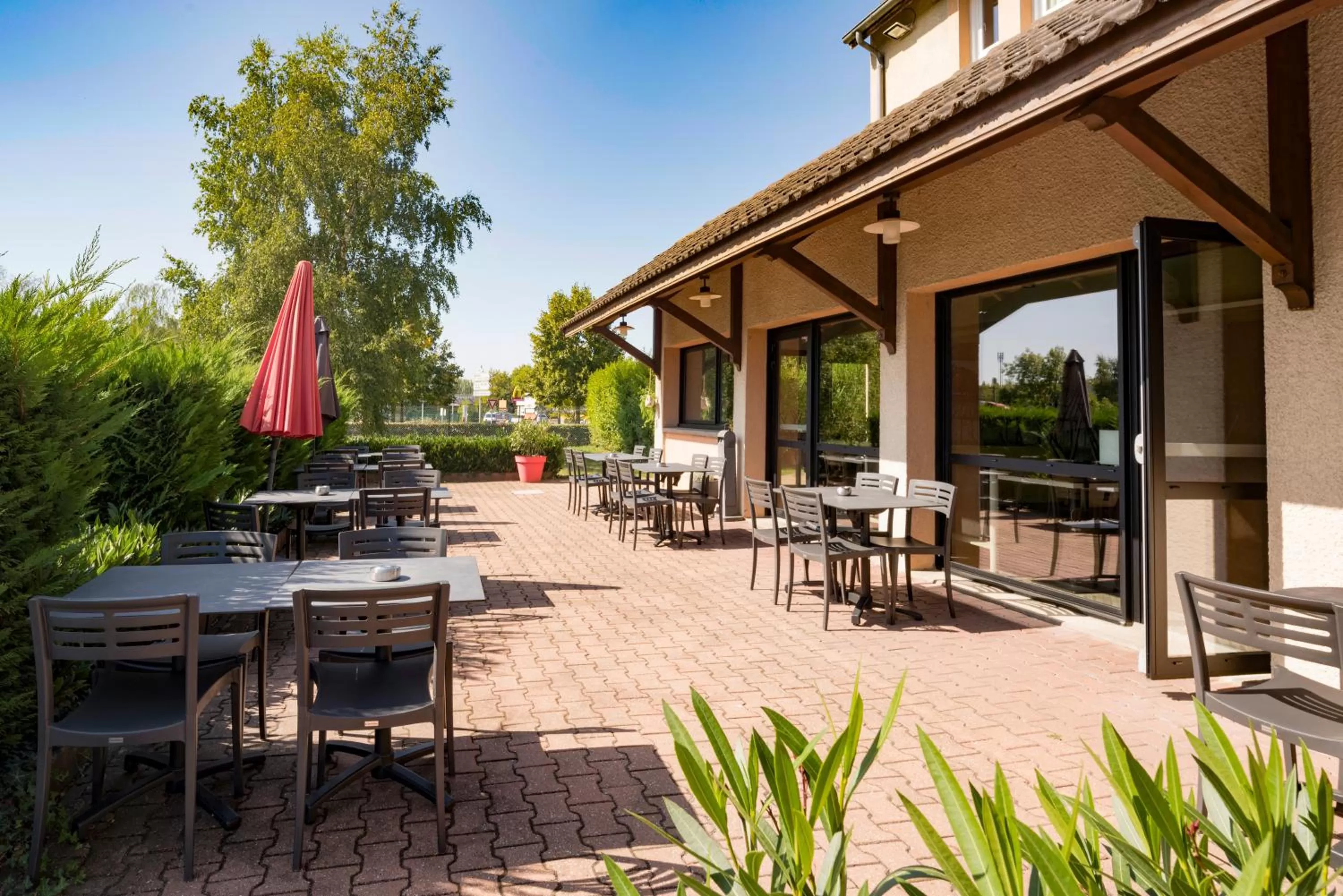 Patio in ibis Creil Sur Oise