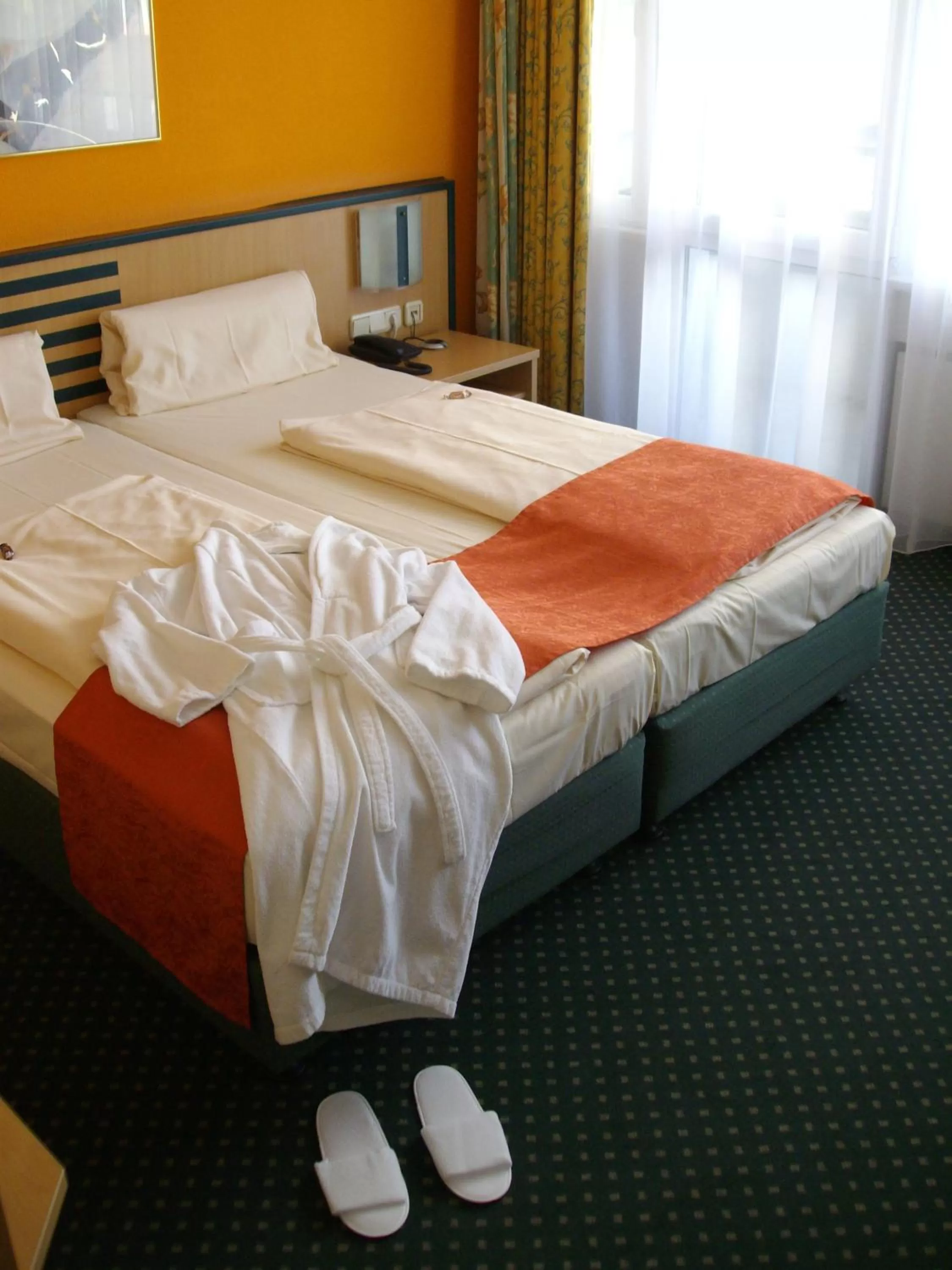 Photo of the whole room, Bed in Superior Hotel Präsident
