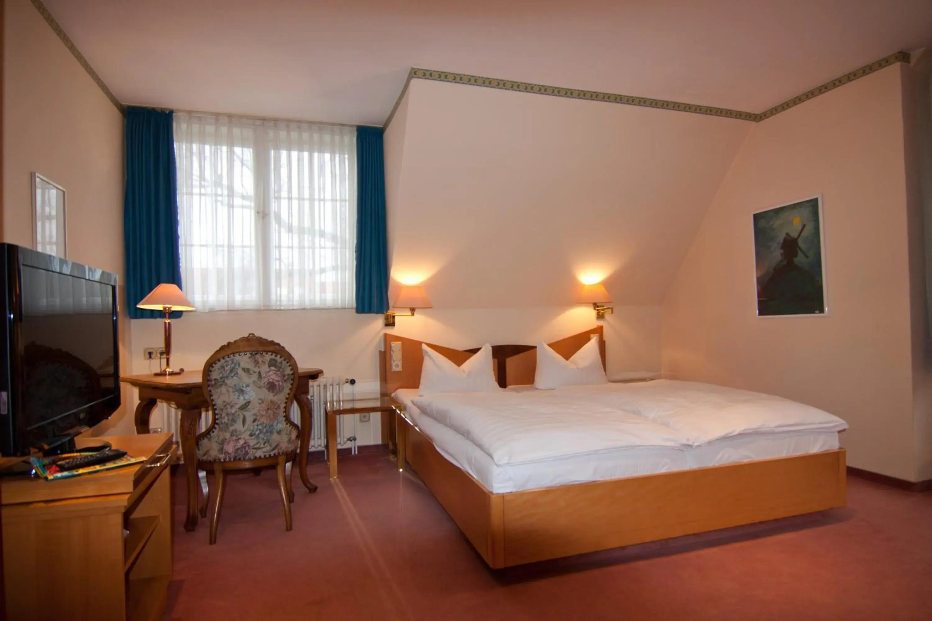 Photo of the whole room, Bed in Parkhotel Unter den Linden