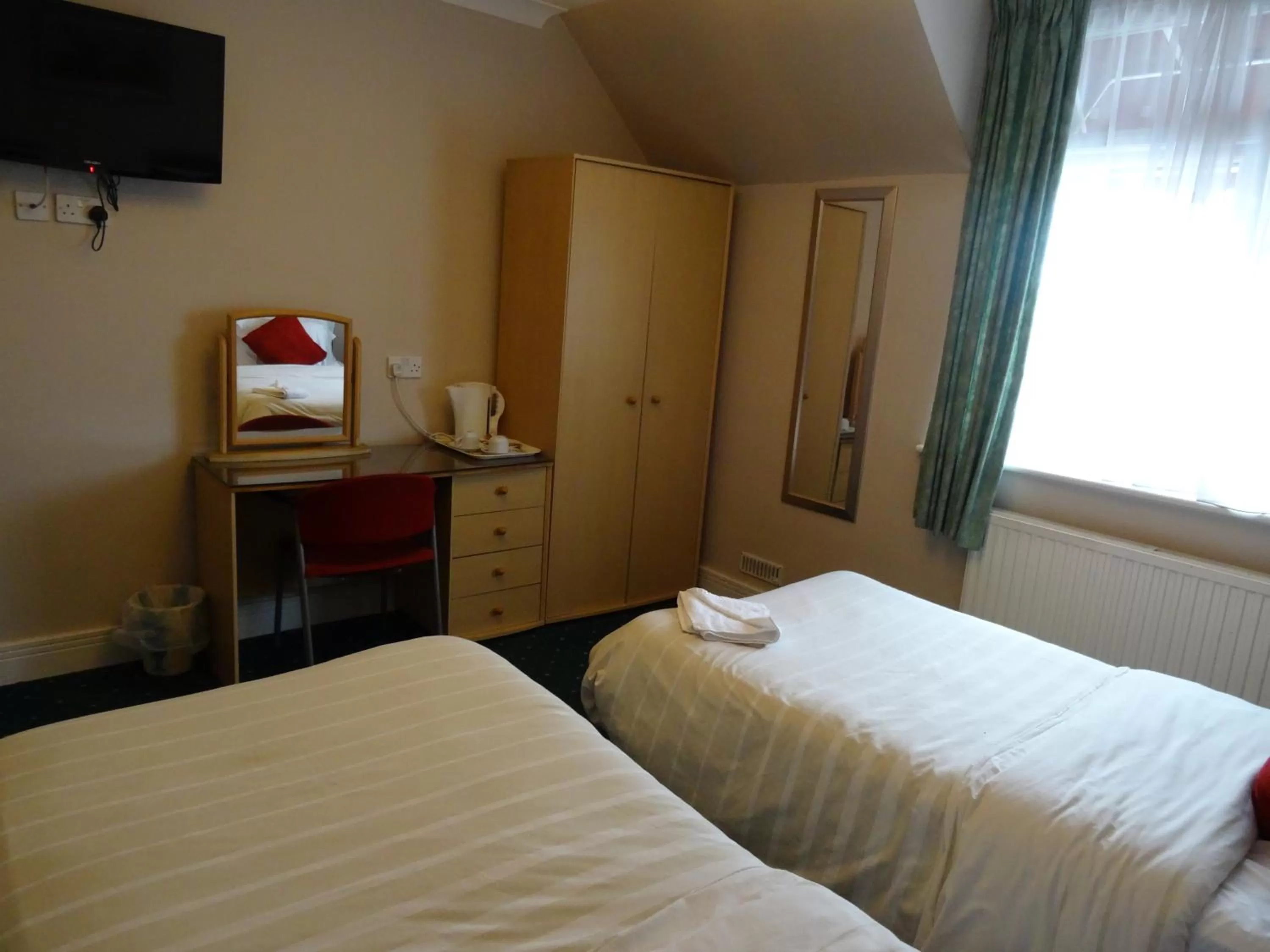 Bedroom, Bed in AJ Lodge