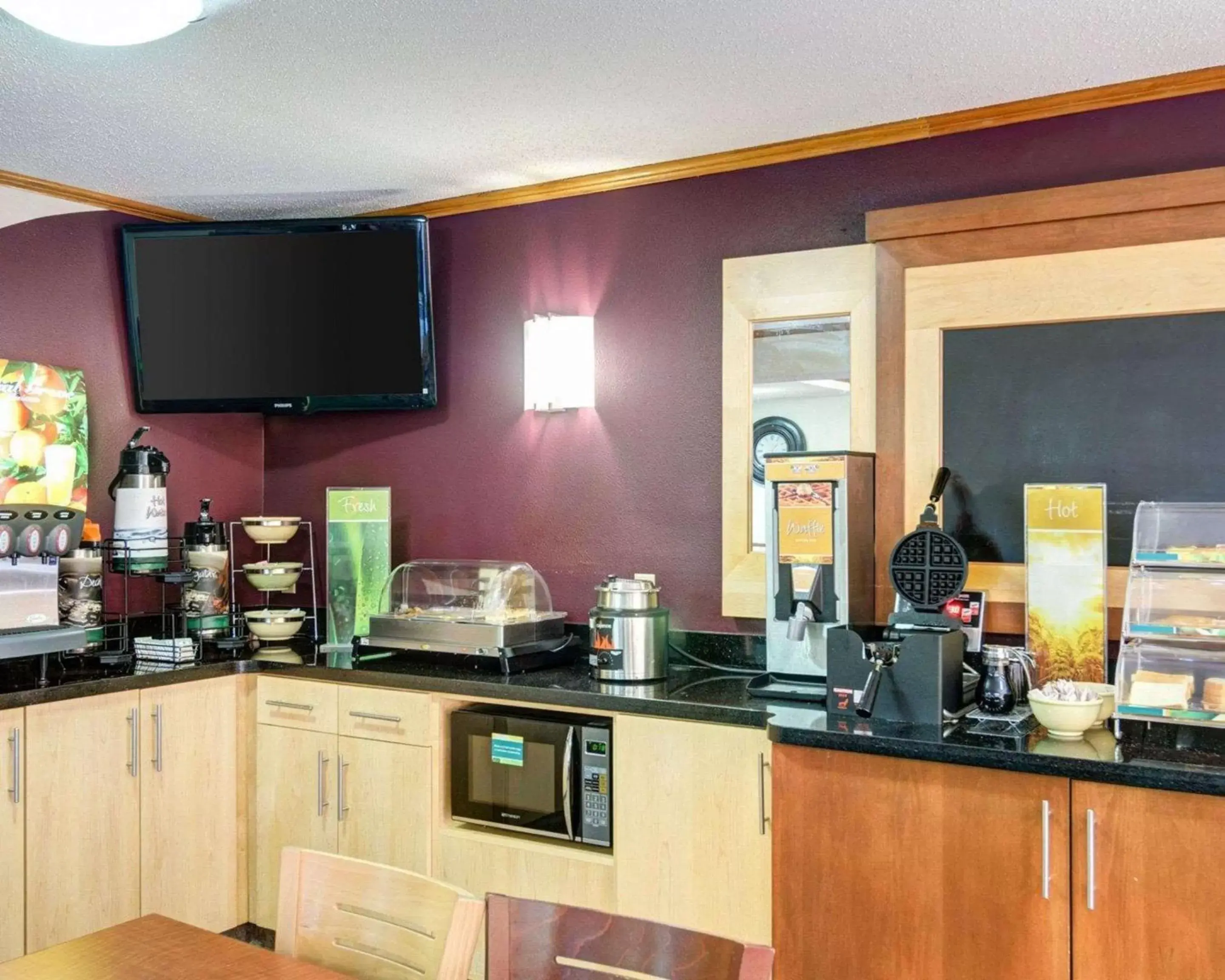 Restaurant/places to eat in Quality Inn Fort Smith I-540 Restaurant/places to eat in Quality Inn Fort Smith I-540