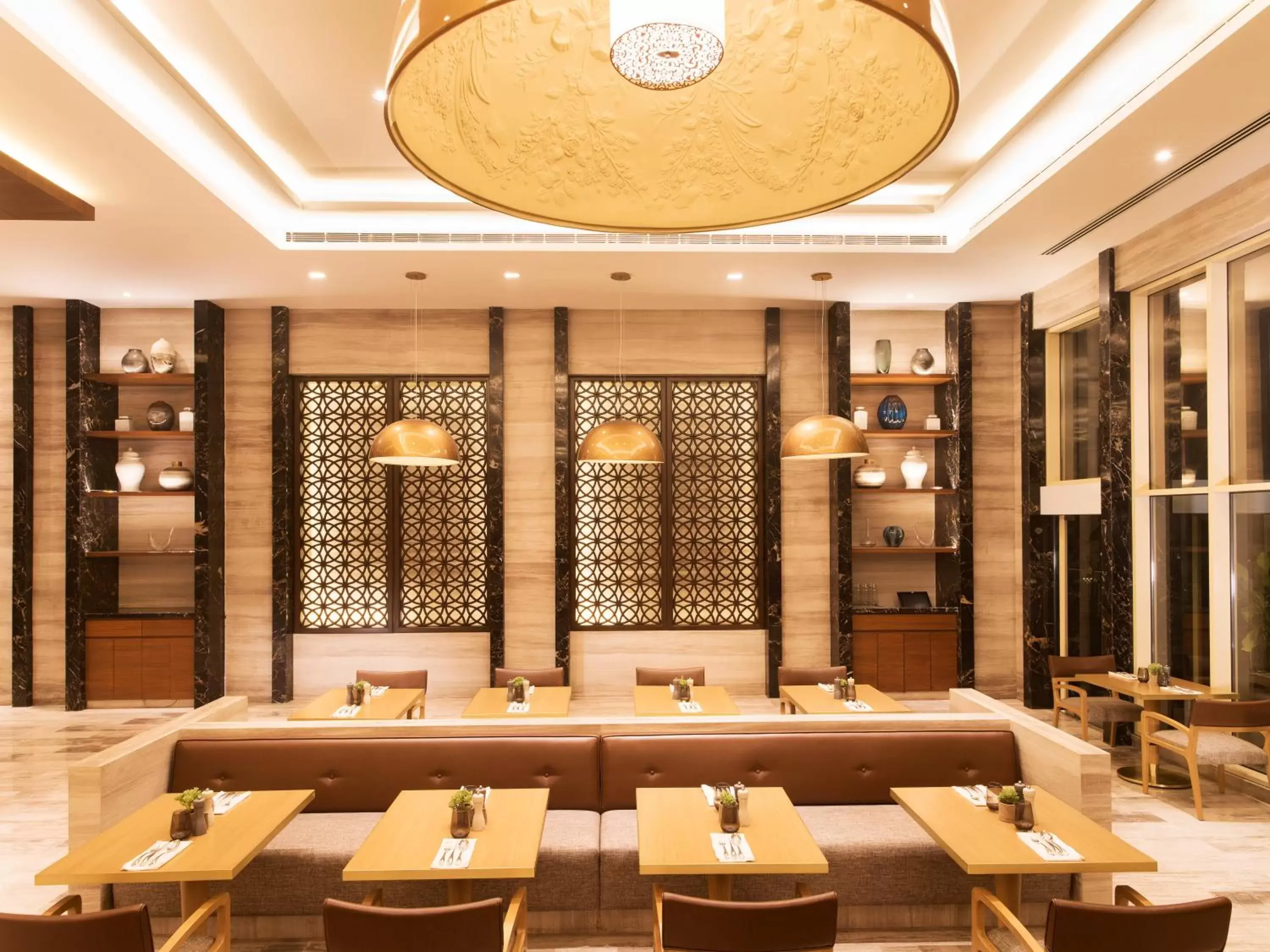 Restaurant/places to eat in Taj Palace, New Delhi