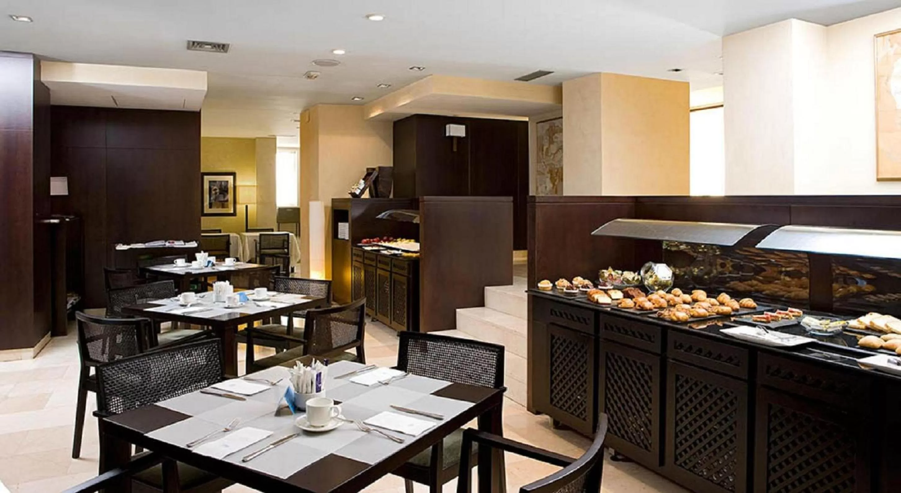 Restaurant/places to eat in Hotel URH Palacio de Oriol