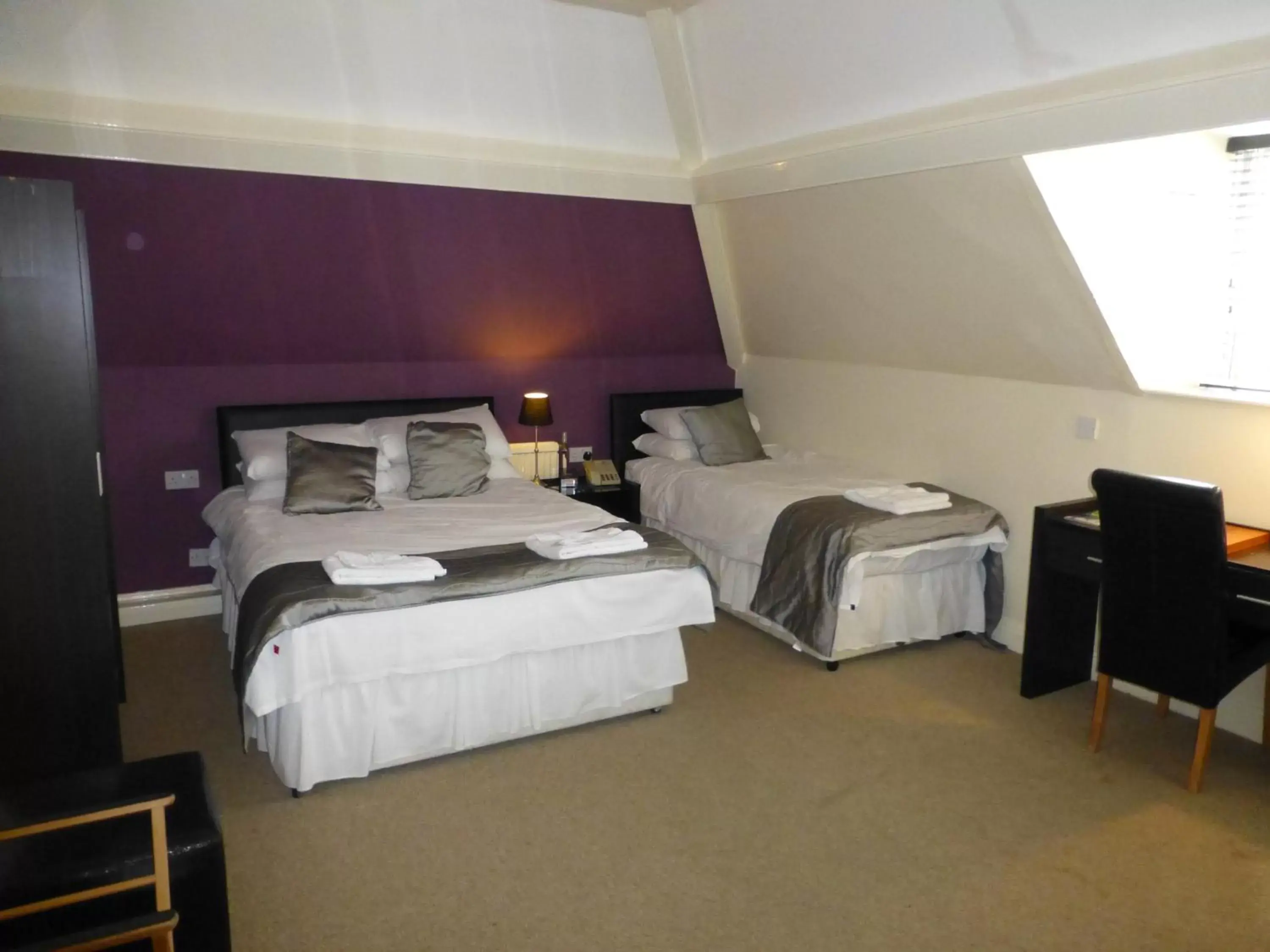 Bedroom, Bed in Maes Manor Country Hotel