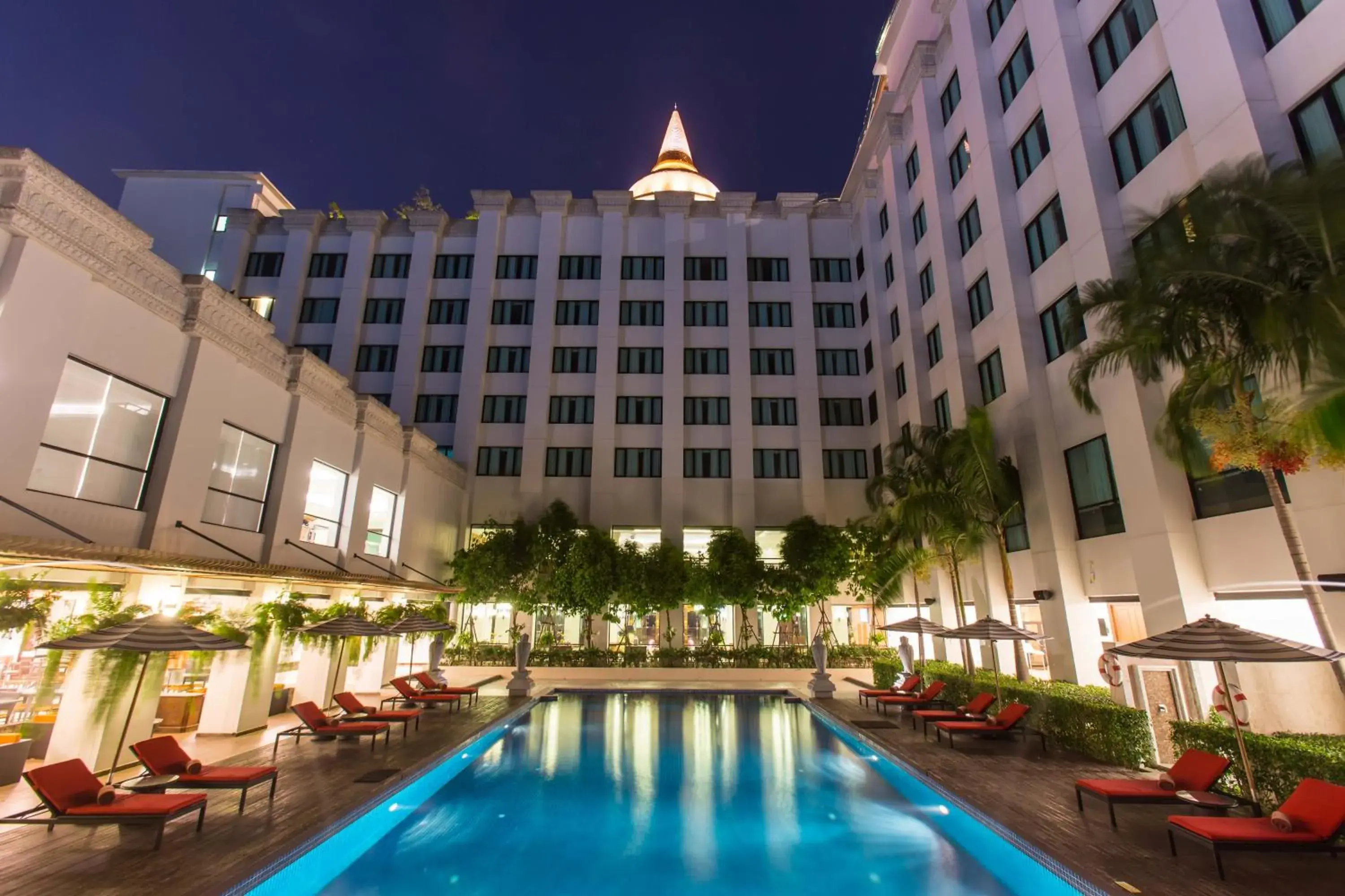 Property building in Mida Grande Hotel Dhavaravati Nakhon Pathom - SHA PLUS Property building in Mida Grande Hotel Dhavaravati Nakhon Pathom - SHA PLUS