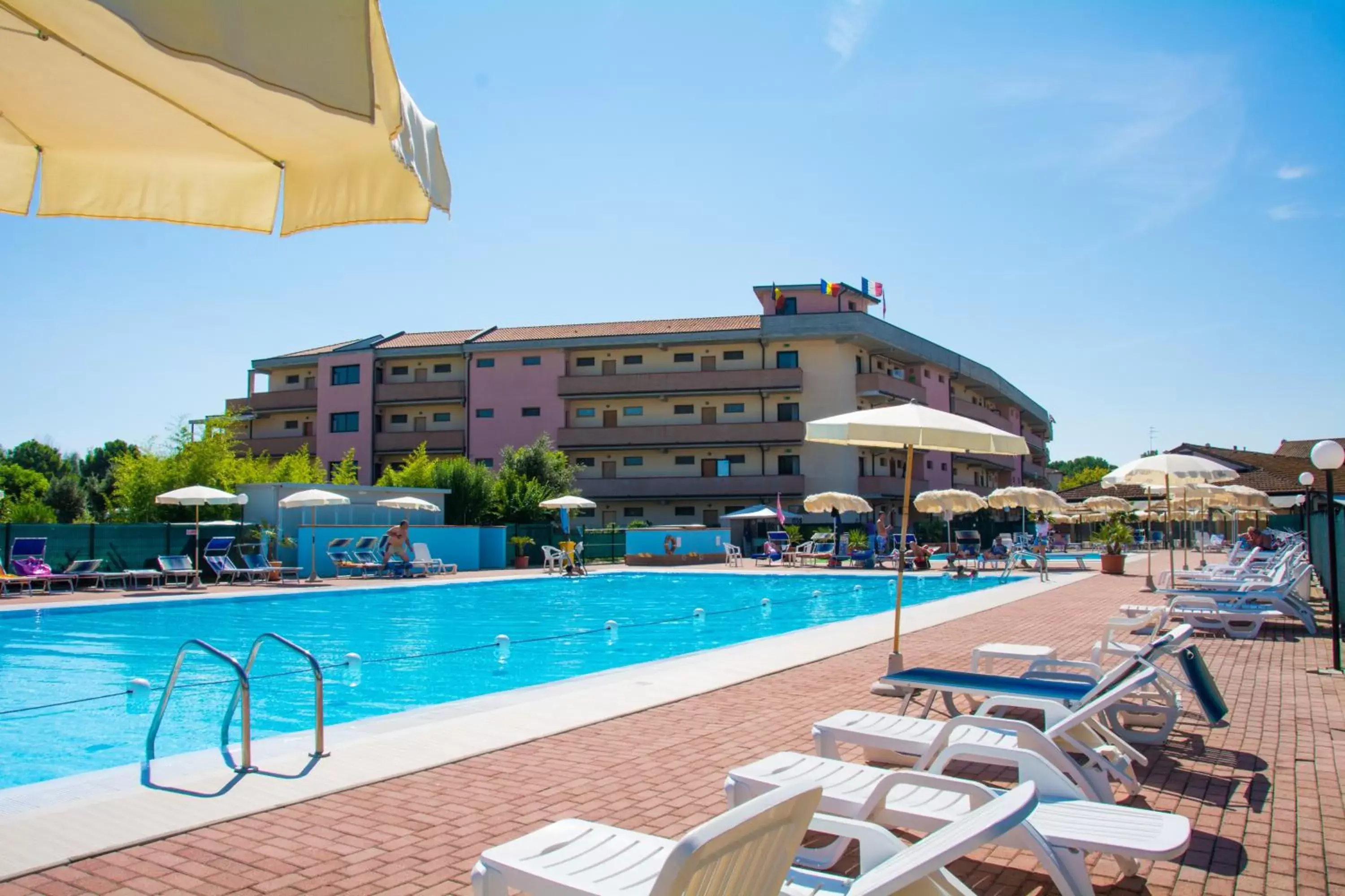 Swimming Pool in Aparthotel Costa Paradiso