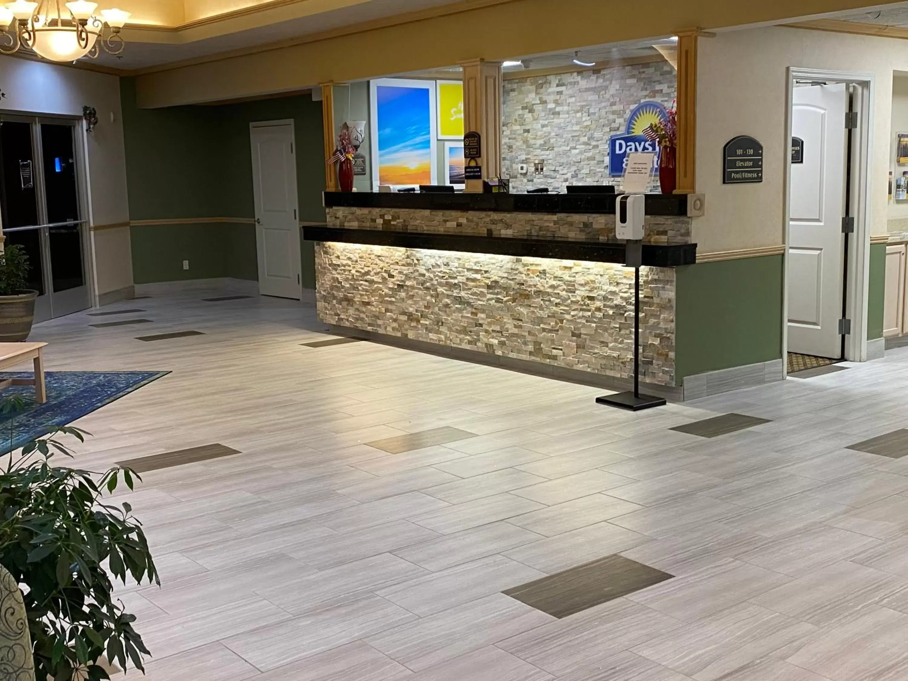 Property building, Lobby/Reception in Days Inn by Wyndham Pentwater