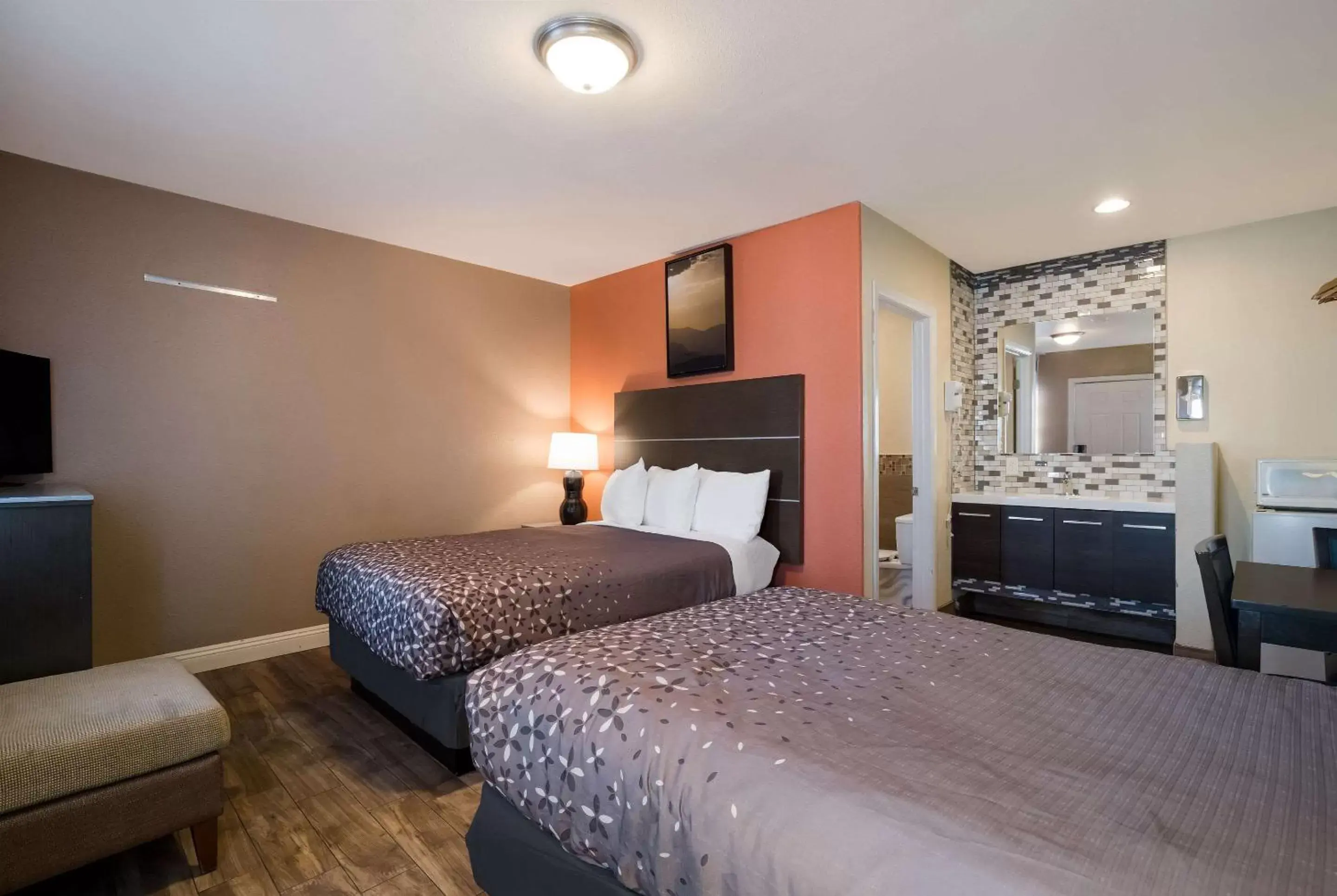 Bed in Rodeway Inn near Coachella Bed in Rodeway Inn near Coachella