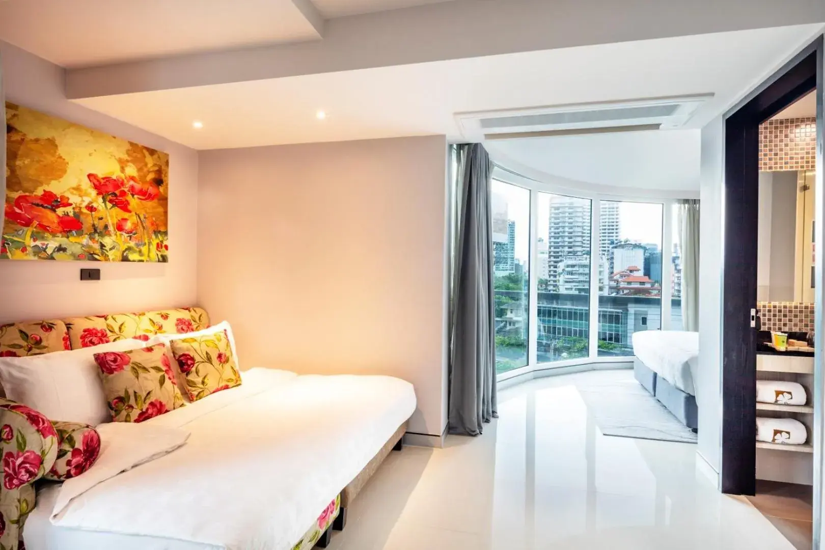 Bed, Seating Area in Hotel Clover Asoke - SHA Extra Plus