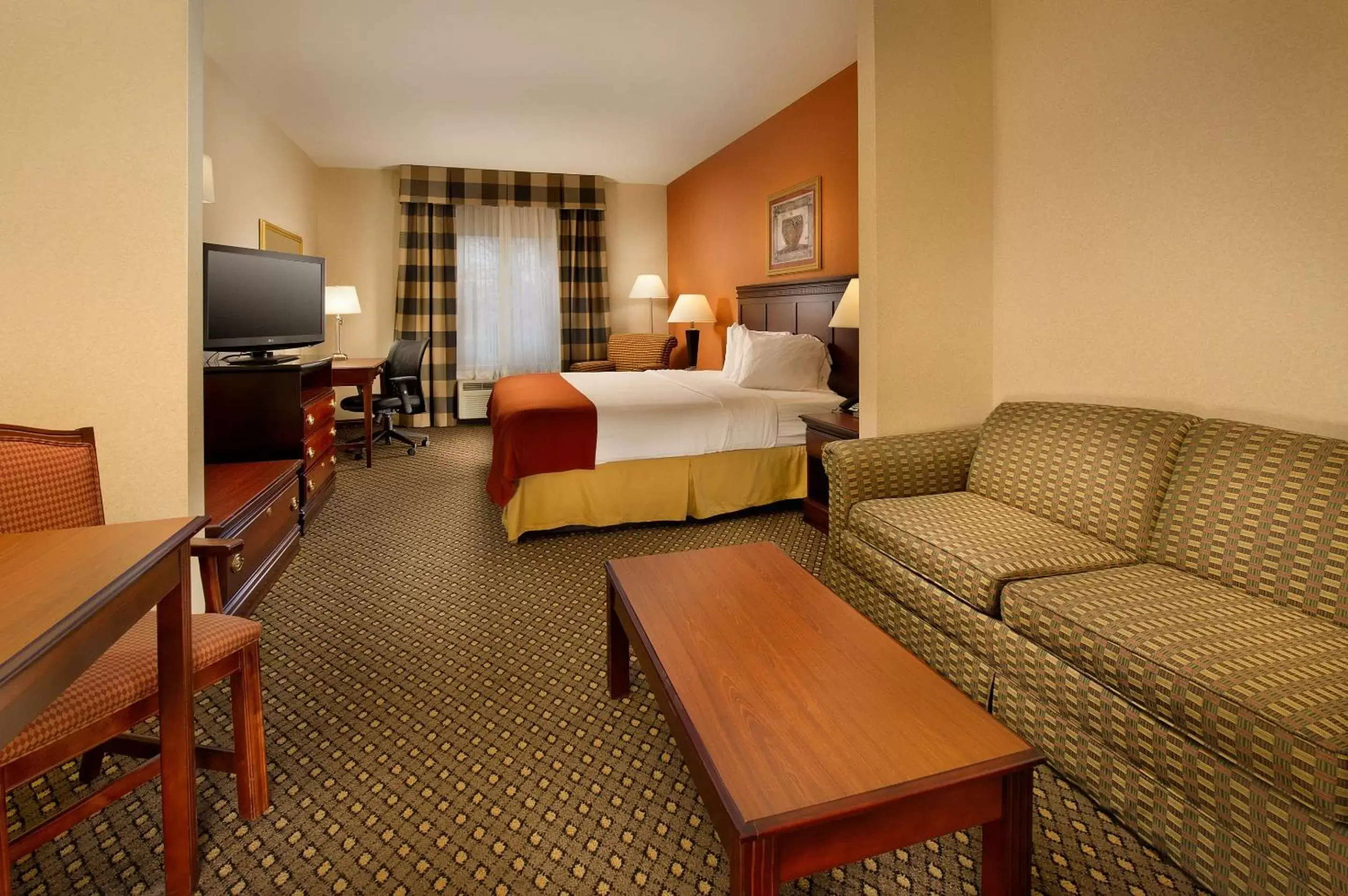 Photo of the whole room in Holiday Inn Express & Suites by IHG Chambersburg, an IHG Hotel