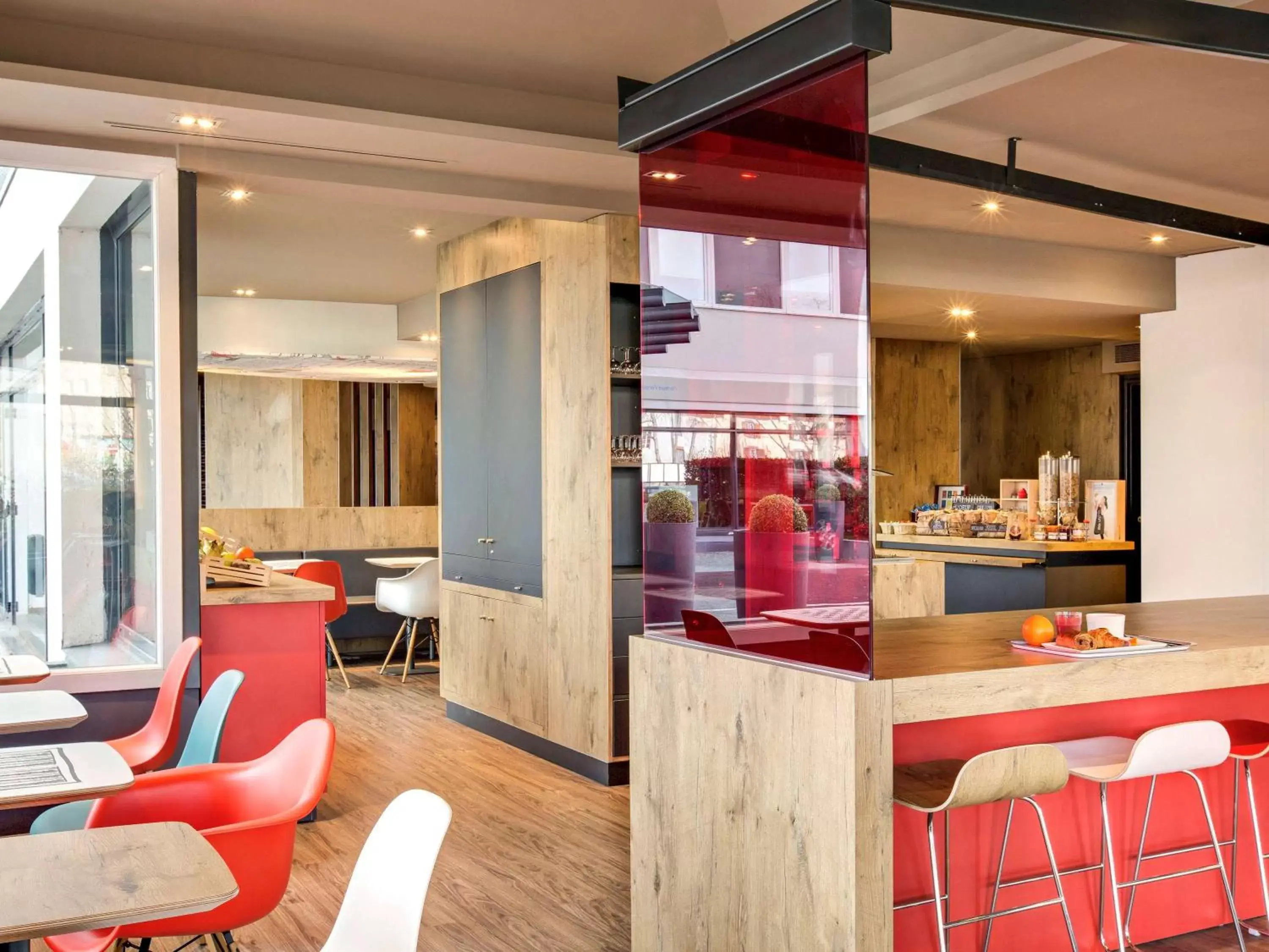 Restaurant/Places to Eat in ibis Clermont Ferrand Montferrand