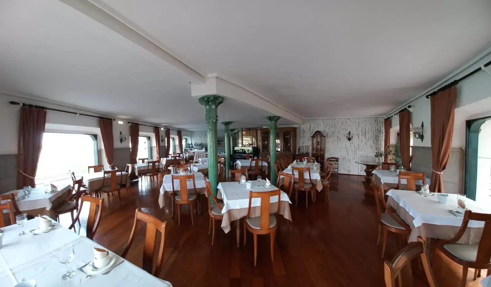 Dining area, Restaurant/Places to Eat in Marina