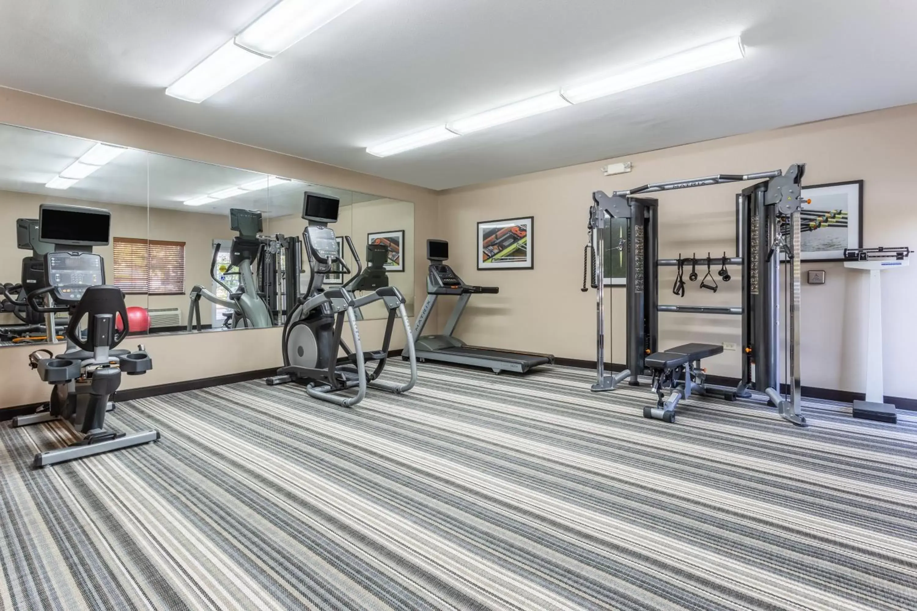 Spa and wellness centre/facilities, Fitness Center/Facilities in Candlewood Suites Aurora-Naperville, an IHG Hotel