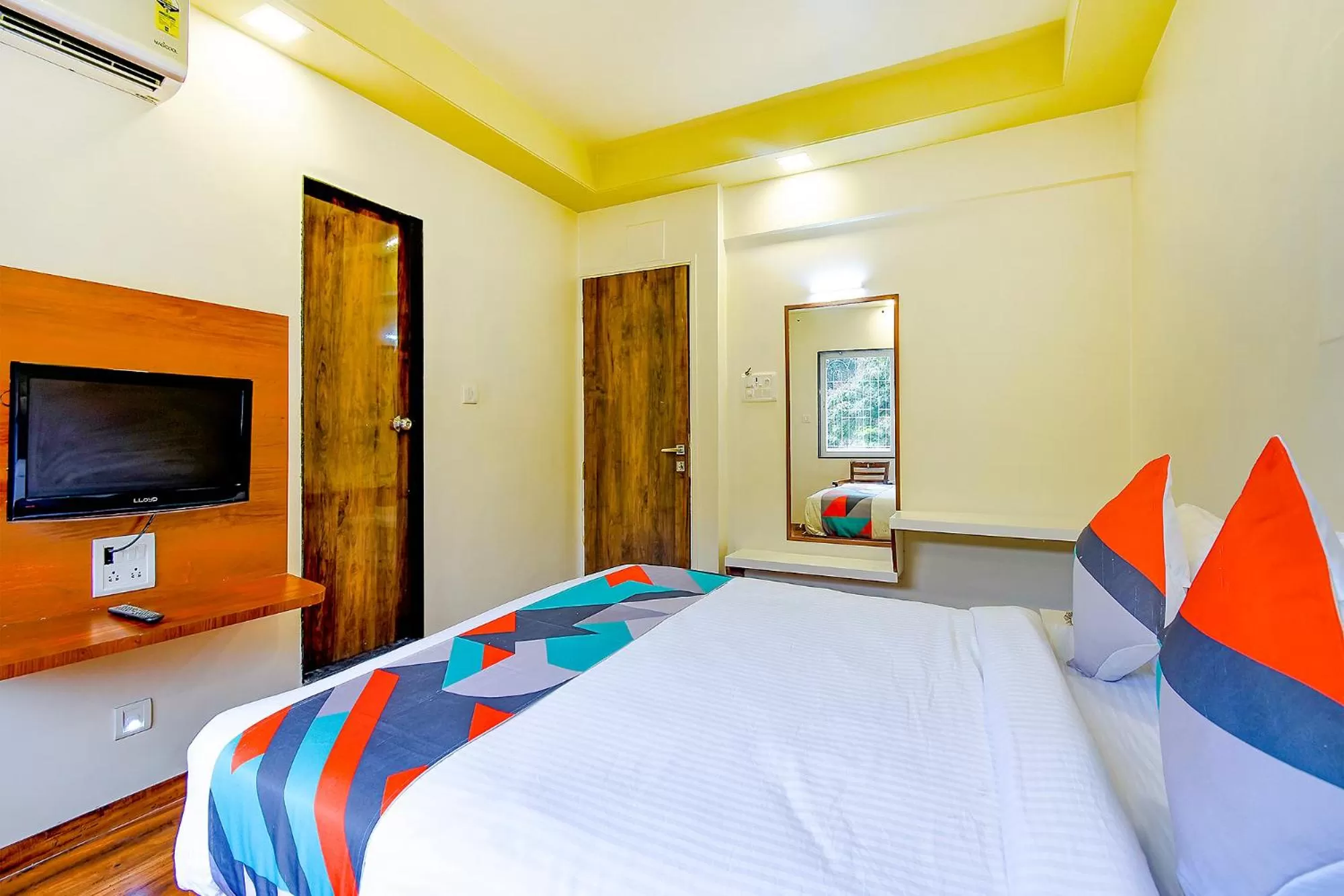 Bed in FabHotel Nandanvan
