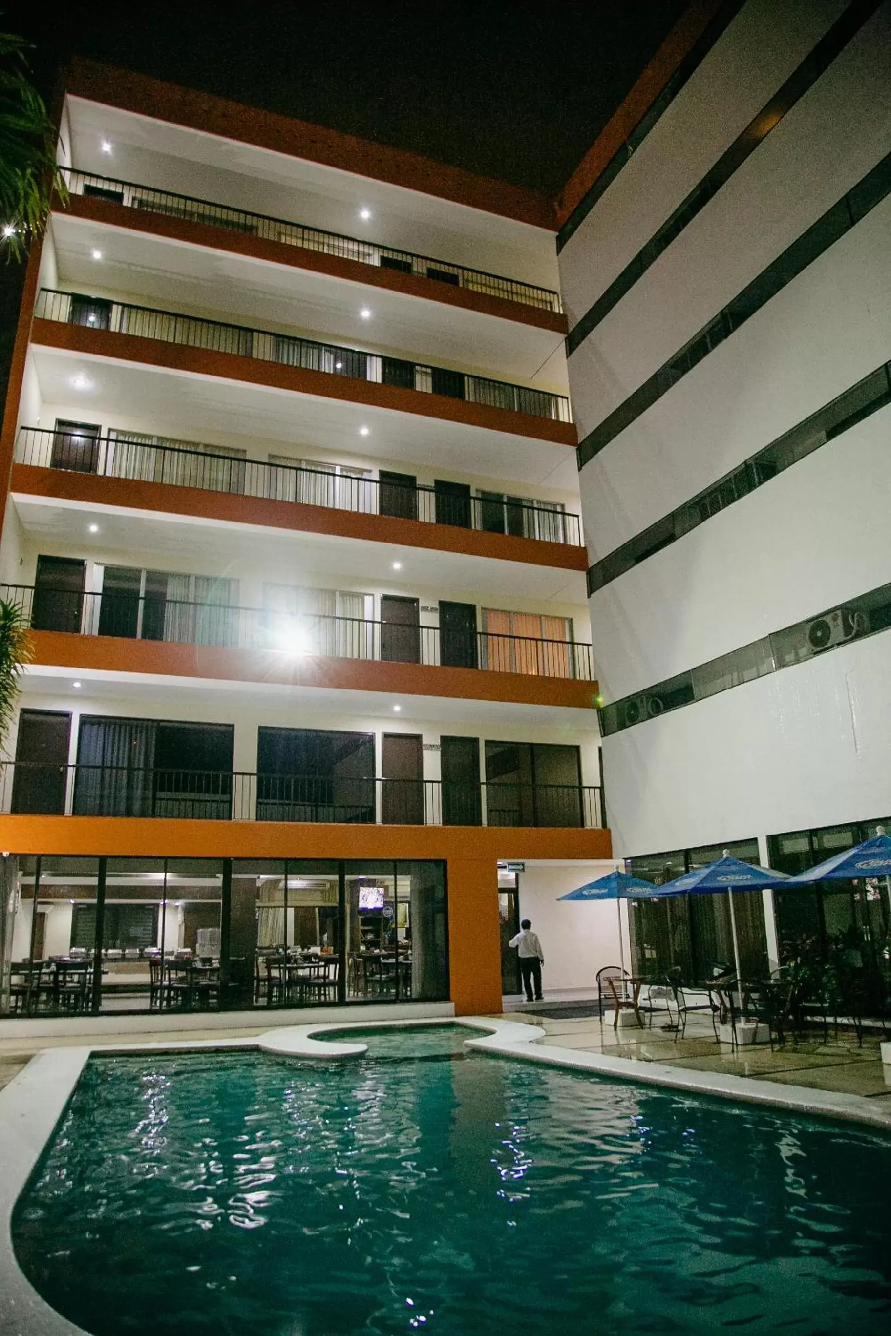 Swimming Pool in Hotel Ambassador Mérida