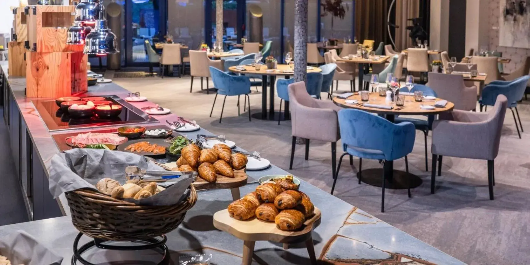 Breakfast, Restaurant/Places to Eat in voco Brussels City North, an IHG Hotel