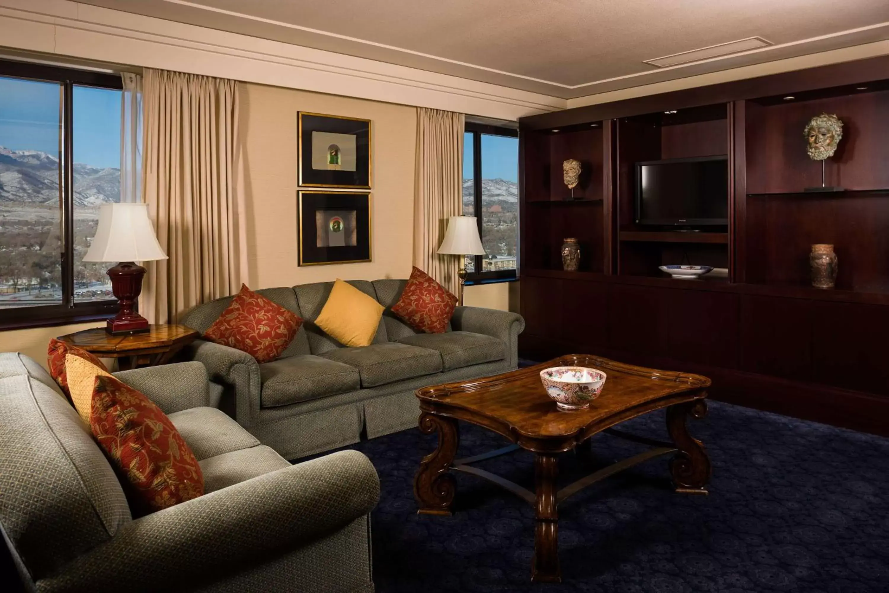 Living room, Seating Area in The Antlers, A Wyndham Hotel