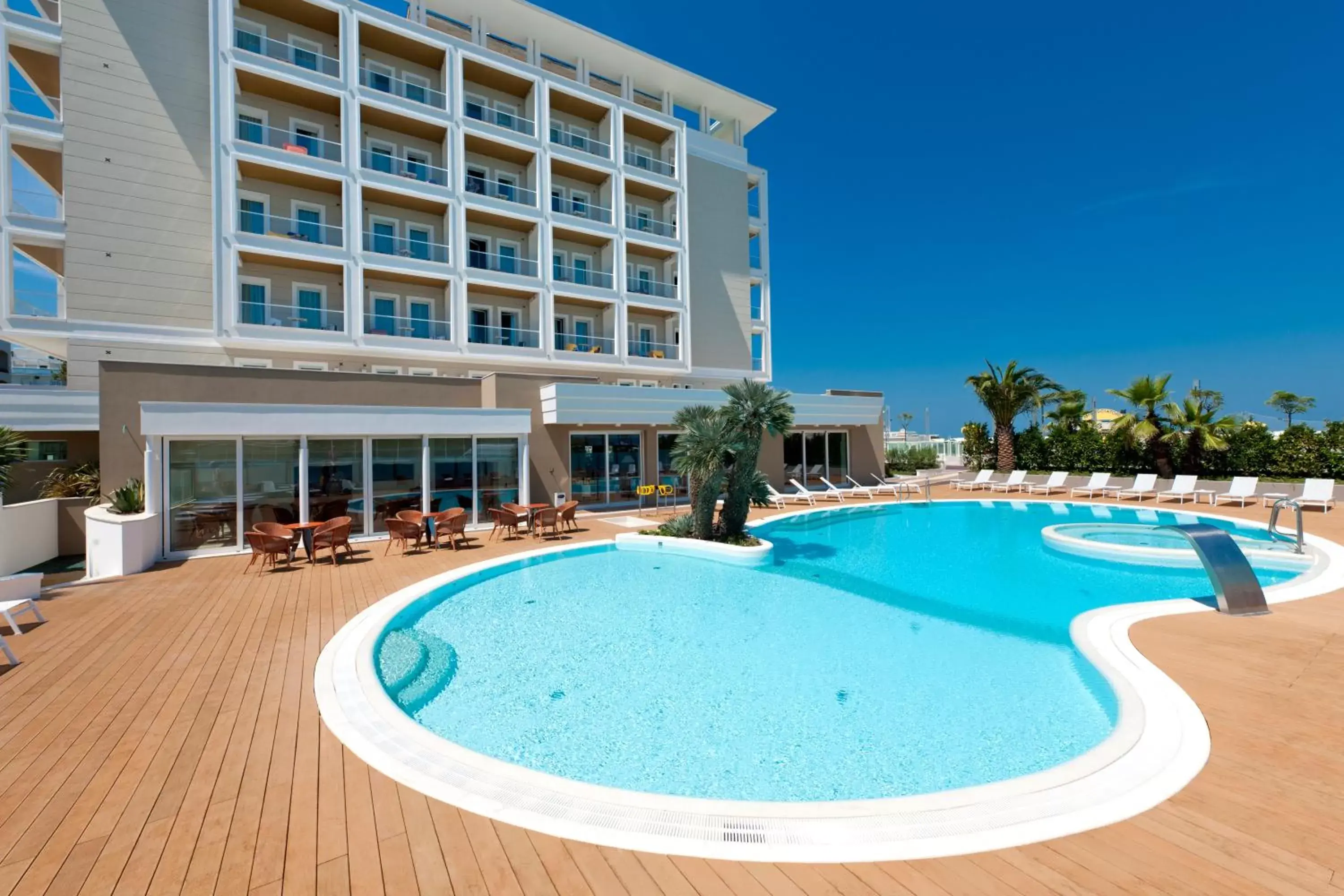 Facade/entrance, Swimming Pool in Hotel Ambasciatori