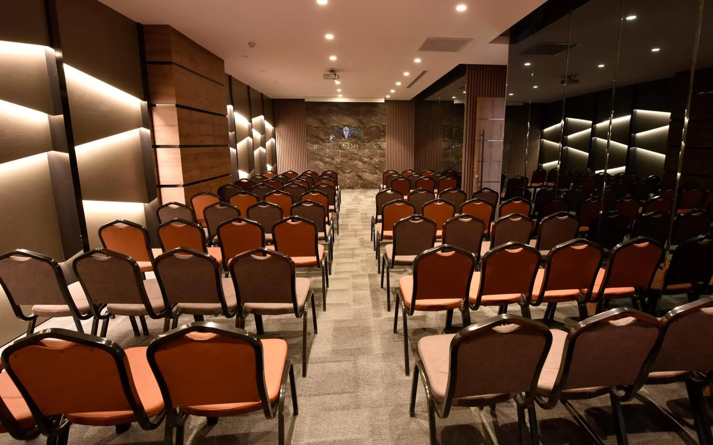 Meeting/conference room in Grand Sapphire City Hotel