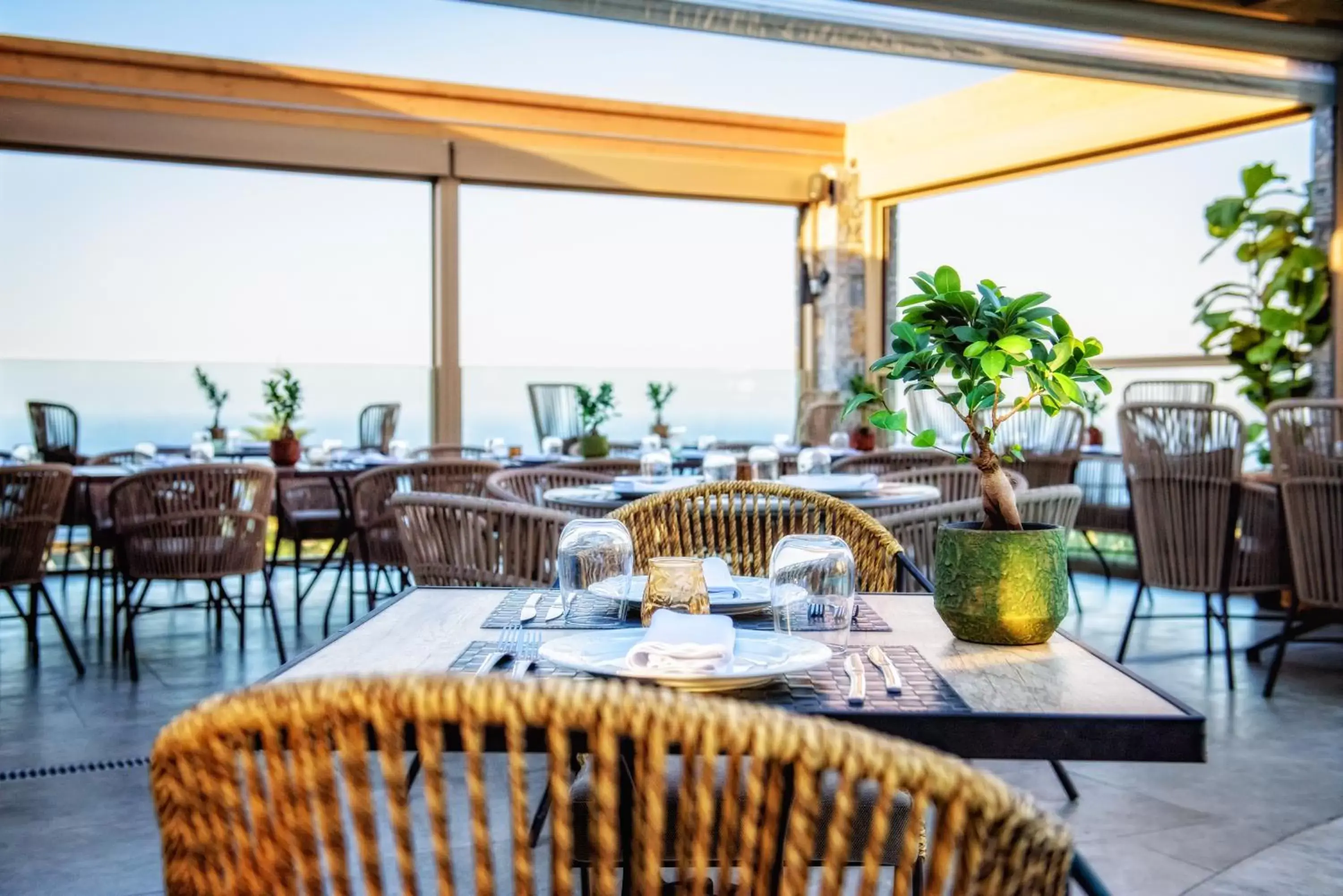 Lounge or bar, Restaurant/Places to Eat in Creta Blue Boutique Hotel