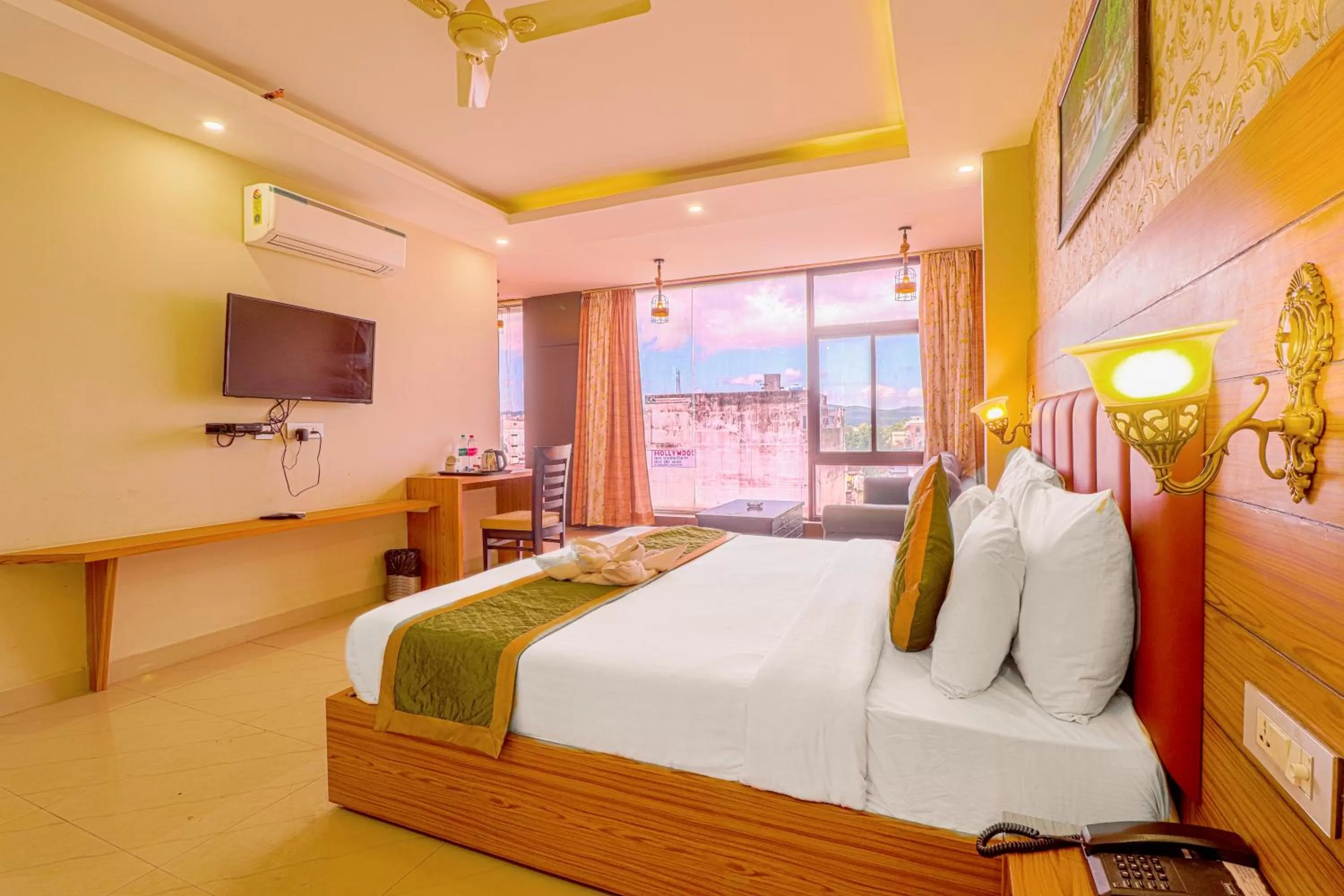 Photo of the whole room, Bed in The Glory Hotel