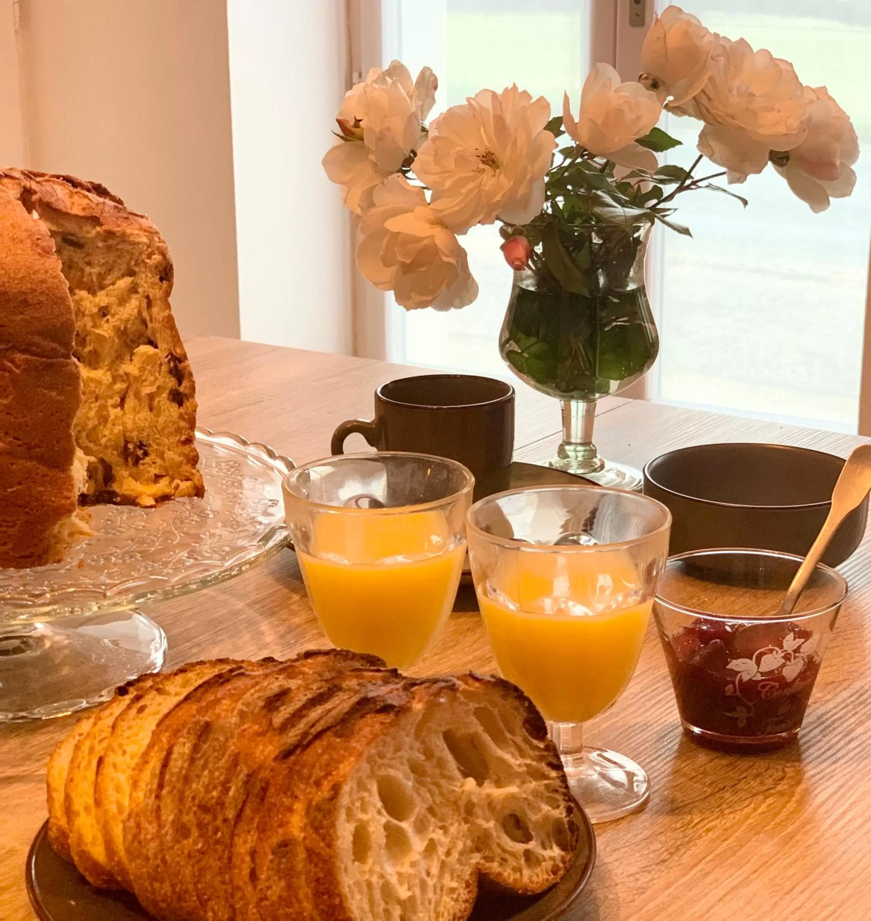 Breakfast in La Glycine B&B