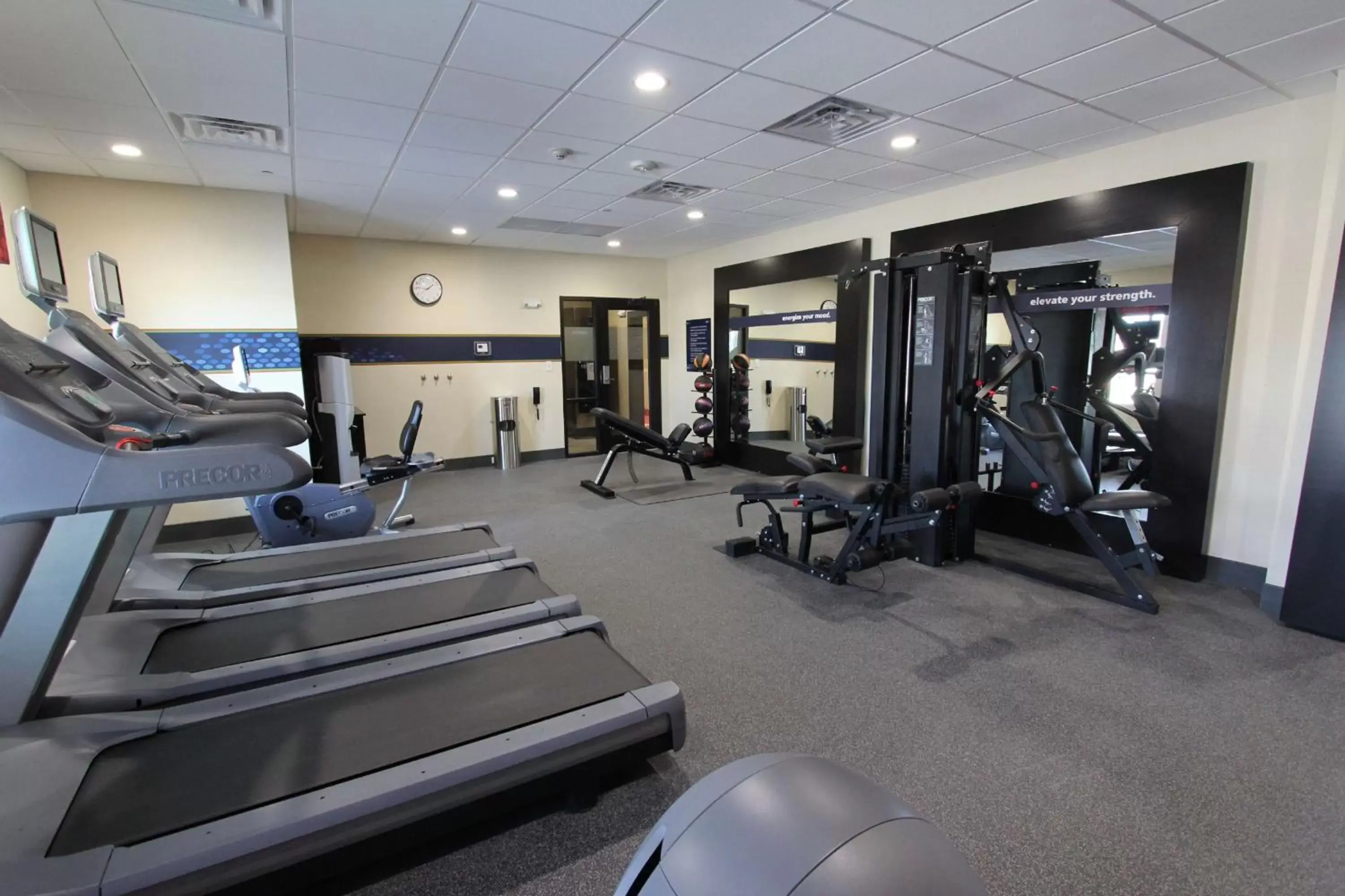 Fitness centre/facilities, Fitness Center/Facilities in Hampton Inn & Suites Dallas Market Center