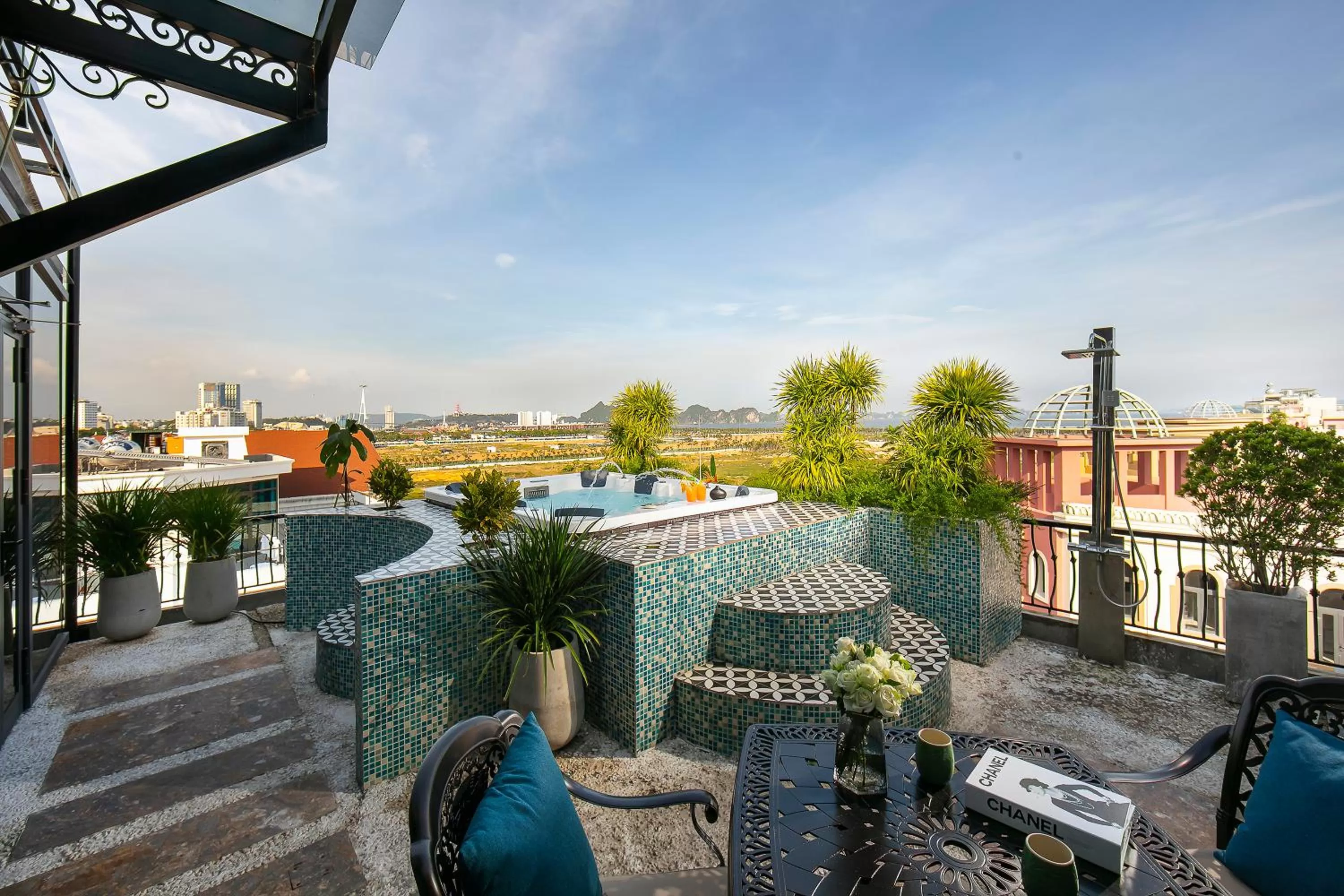 Neighbourhood in The Secret HaLong