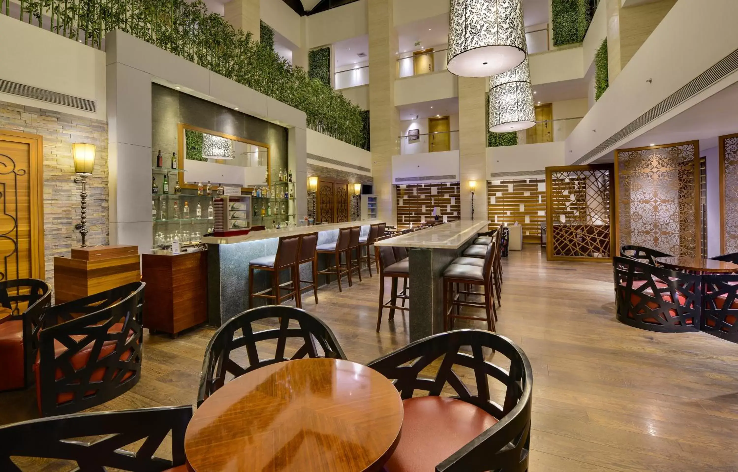 Restaurant/places to eat in Pride Plaza Hotel, Kolkata Restaurant/places to eat in Pride Plaza Hotel, Kolkata
