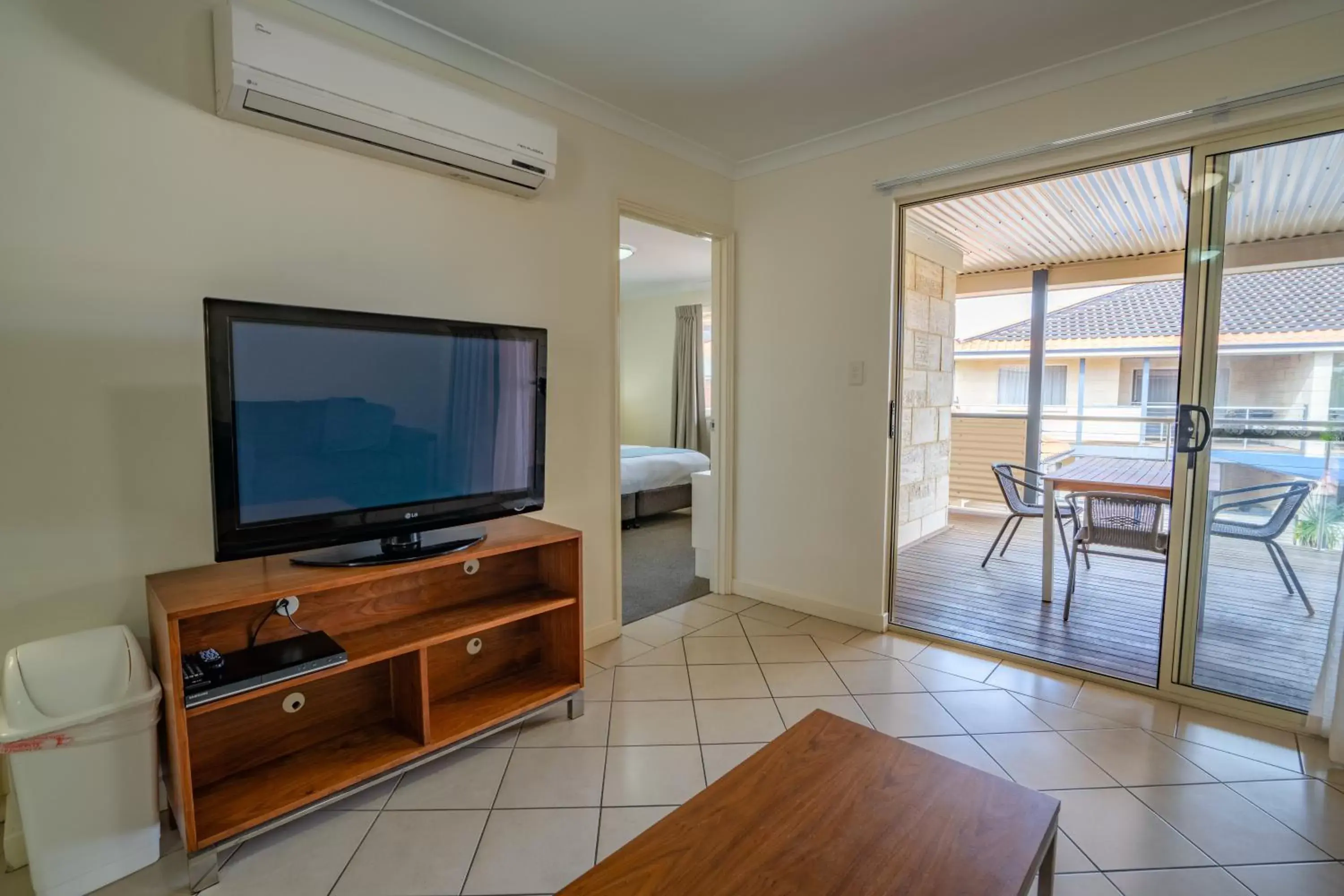 TV and multimedia, TV/Entertainment Center in Kalbarri Edge Resort