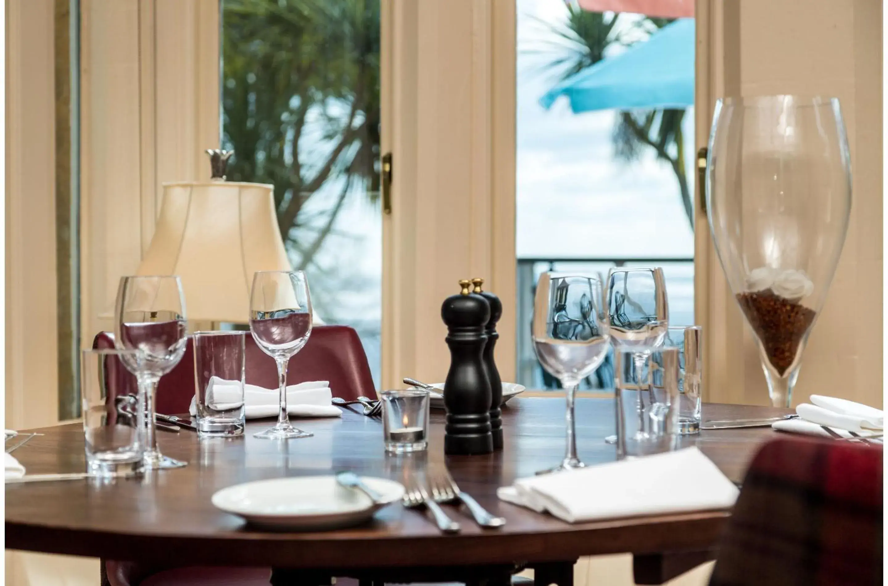 Dining area, Restaurant/Places to Eat in OYO Orestone Manor