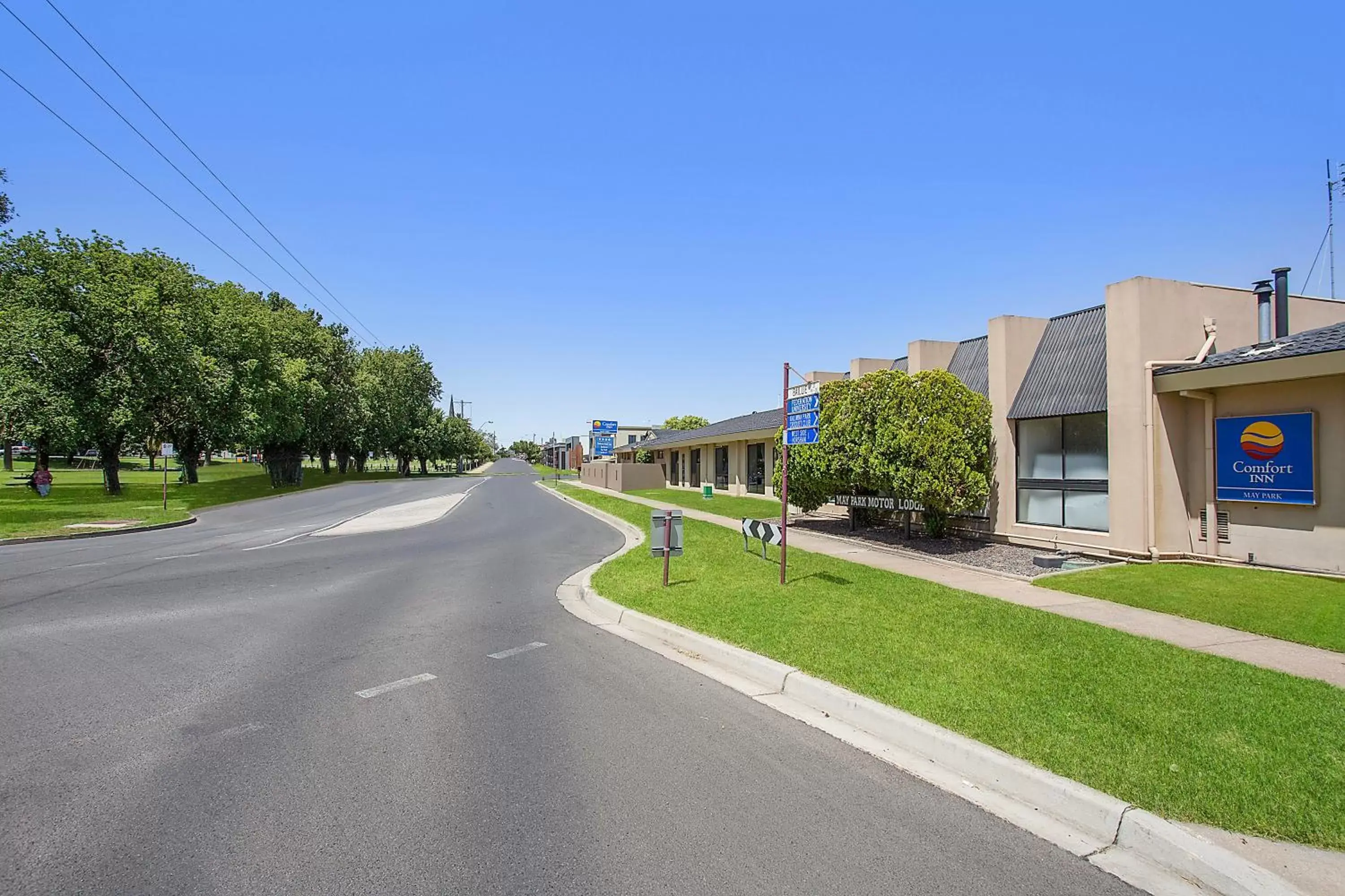 Property Building in Comfort Inn May Park