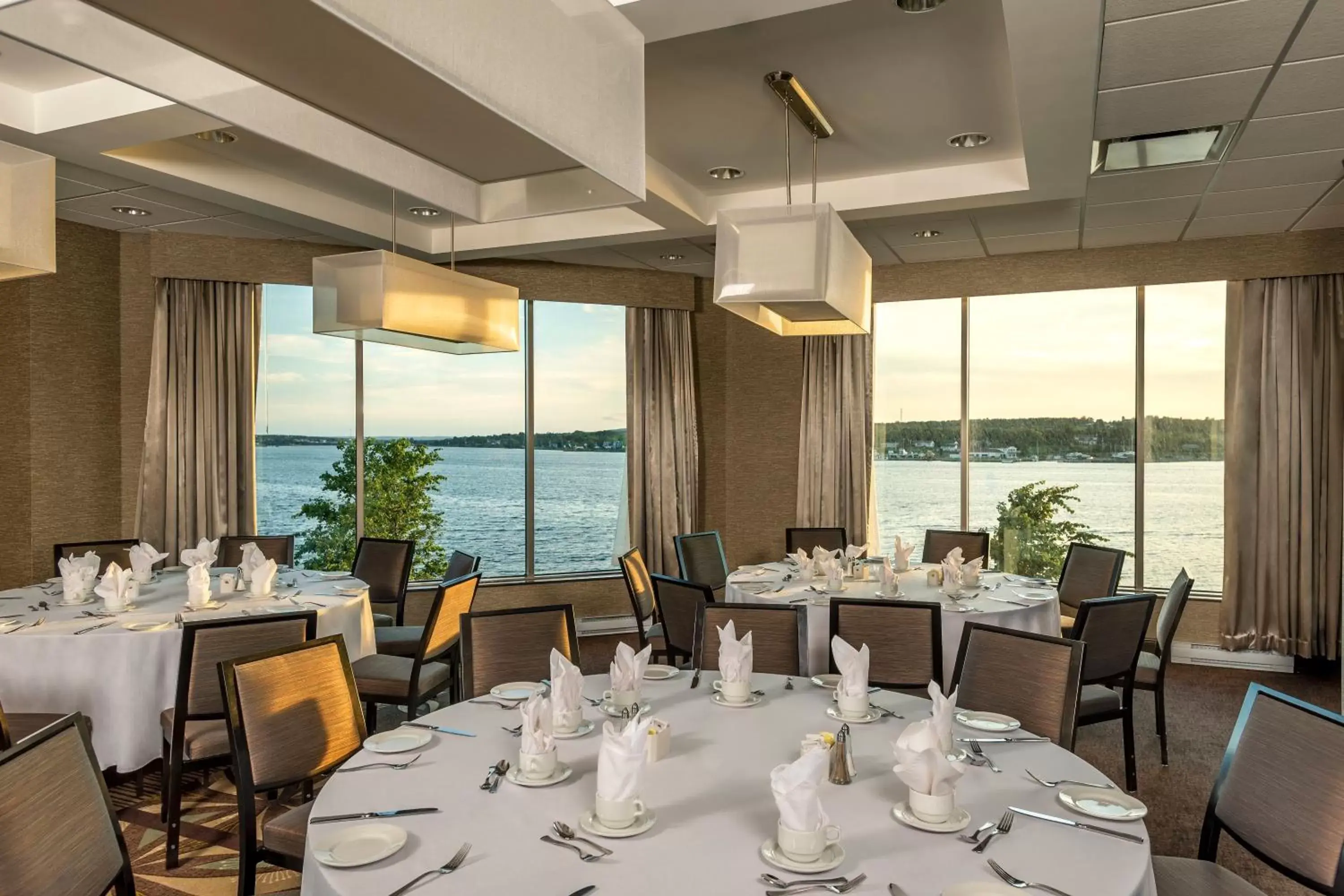 Banquet/Function facilities, Restaurant/Places to Eat in Holiday Inn Sydney - Waterfront, an IHG Hotel