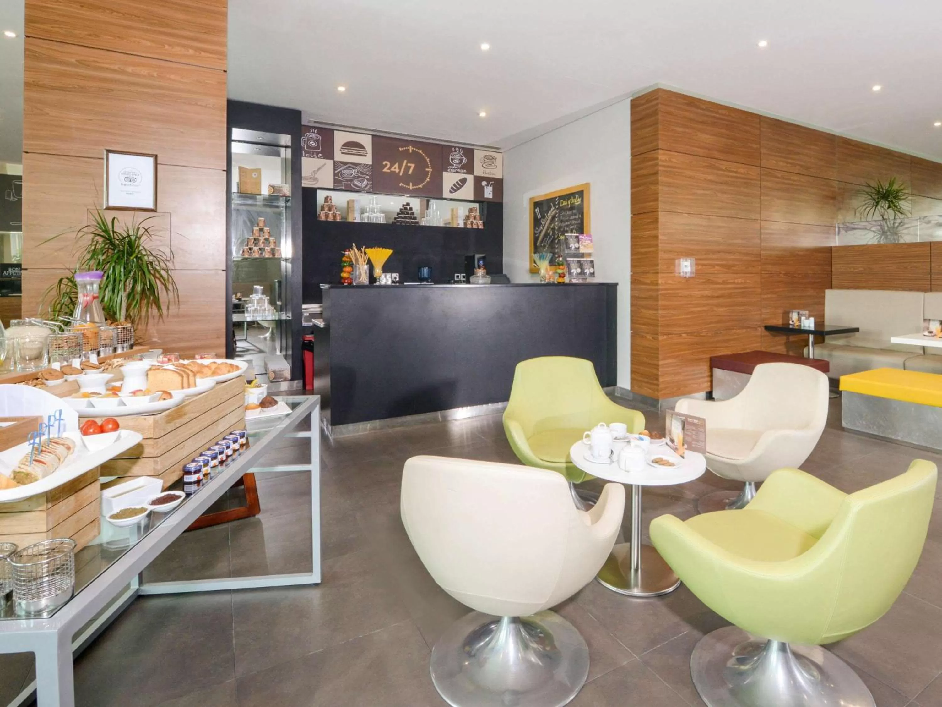 Restaurant/places to eat in ibis Seef Manama