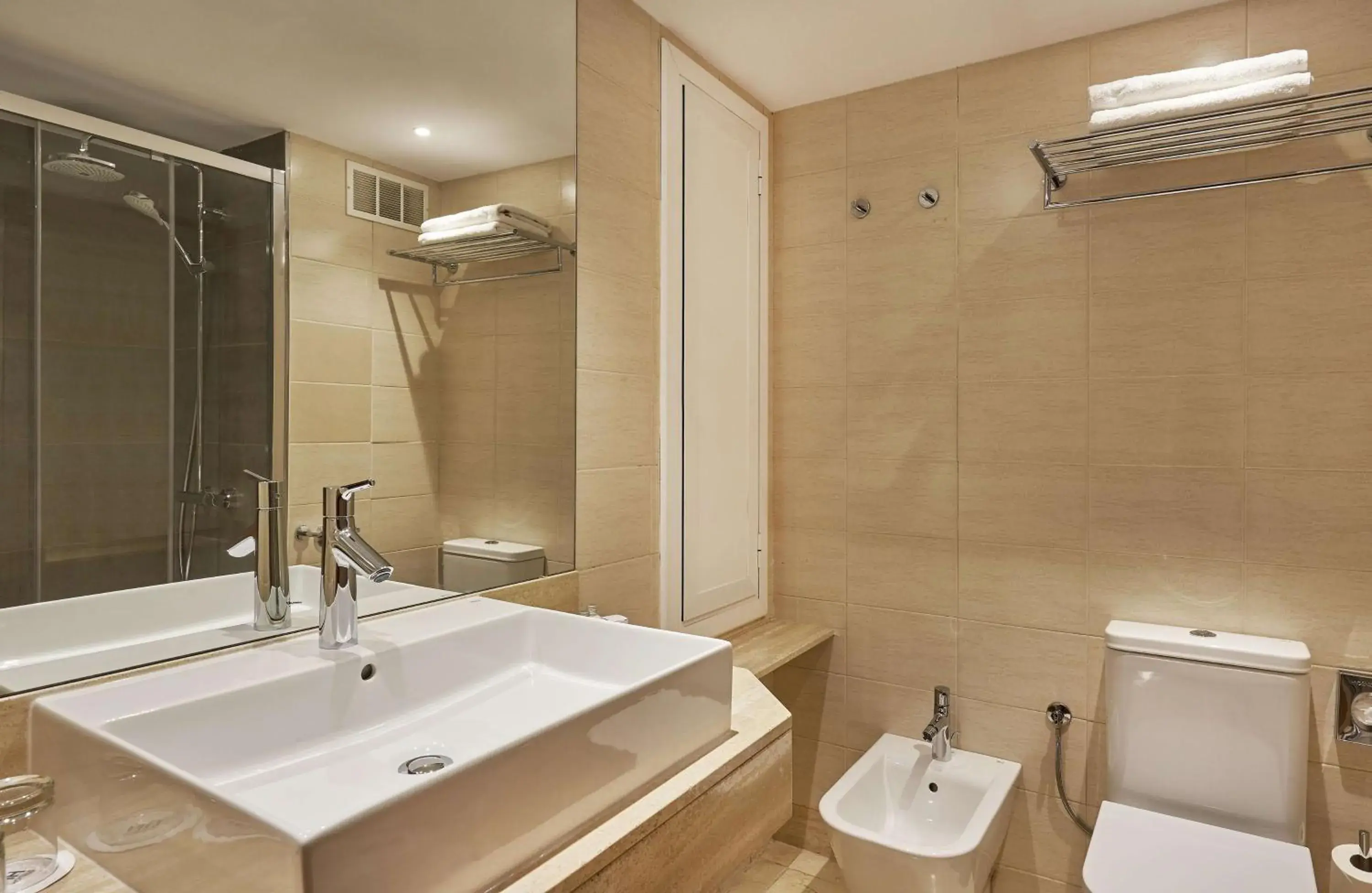 Bathroom in NH Sants Barcelona
