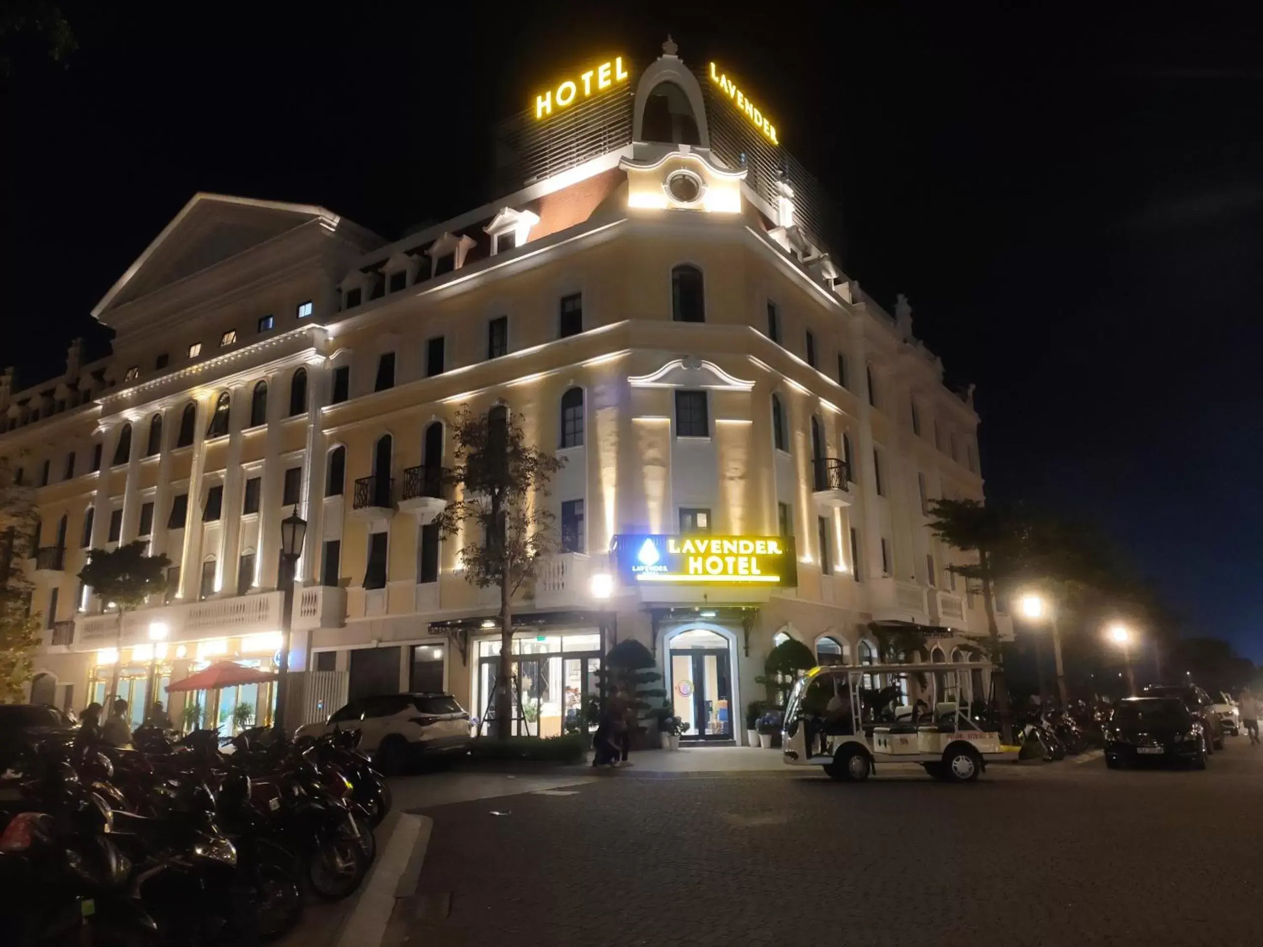 Property building in Halong Lavender Hotel Property building in Halong Lavender Hotel