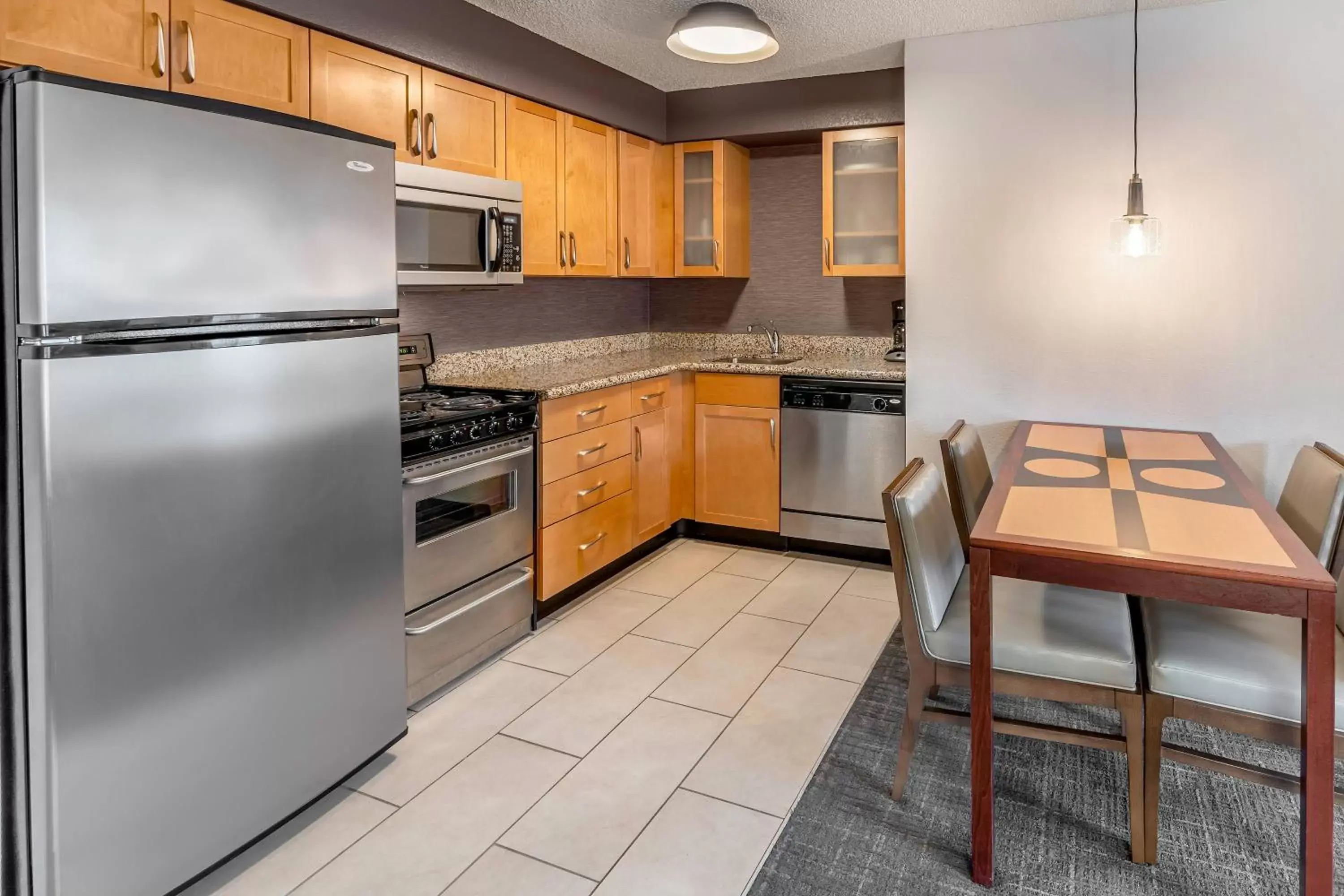 Kitchen or kitchenette, Kitchen/Kitchenette in Residence Inn Sacramento Rancho Cordova