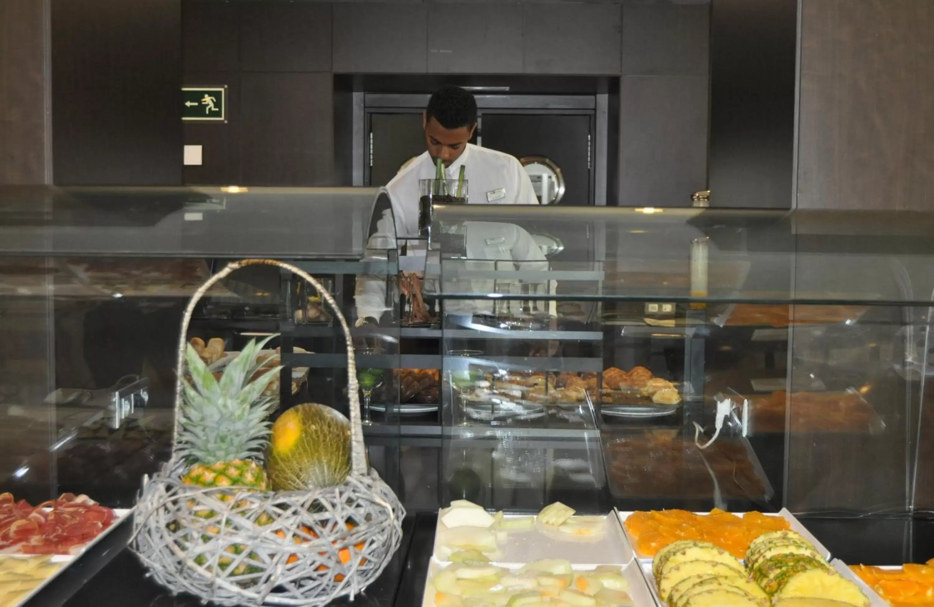 Food and drinks in LCB Hotel Fuenlabrada Food and drinks in LCB Hotel Fuenlabrada