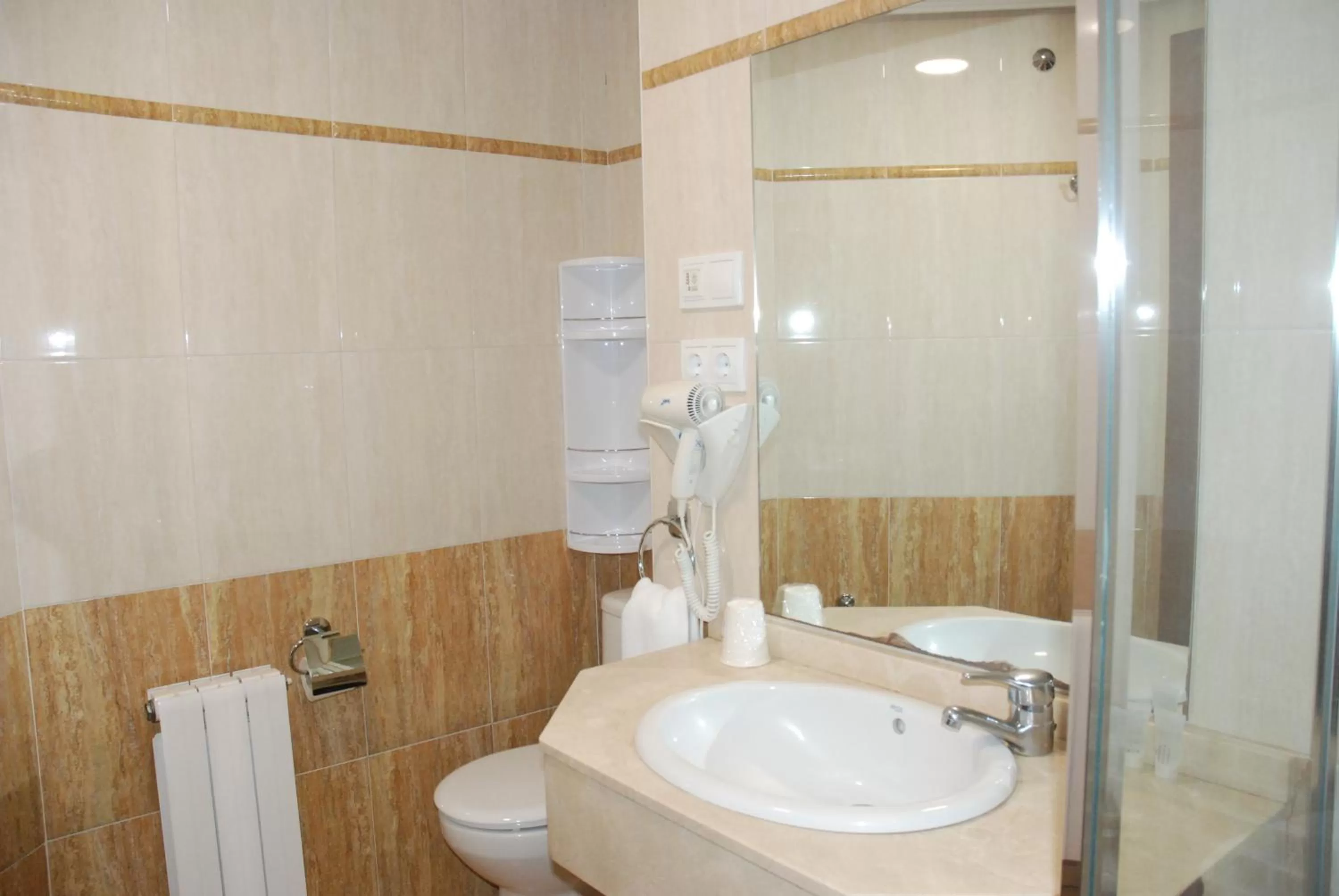 Bathroom in Apartahotel FC Catedral