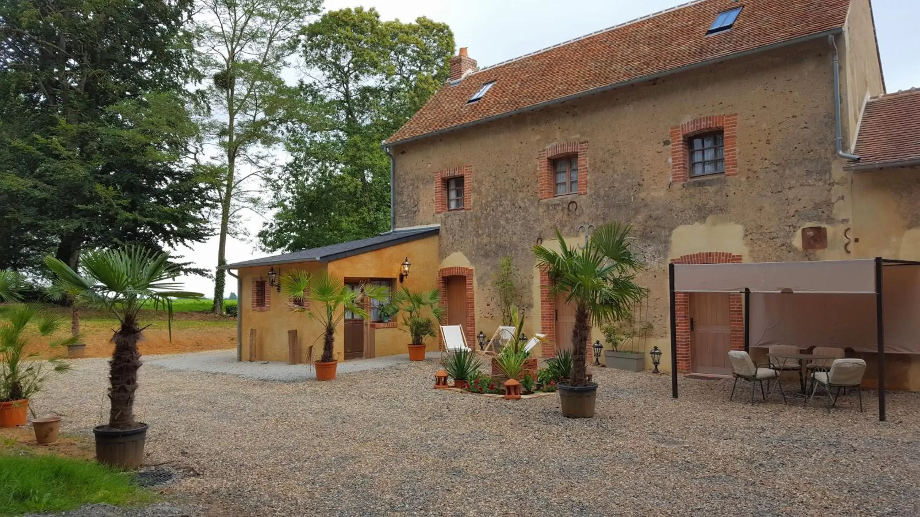 Balcony/Terrace, Patio/Outdoor Area in Hôtel des 4 continents - Le Mans