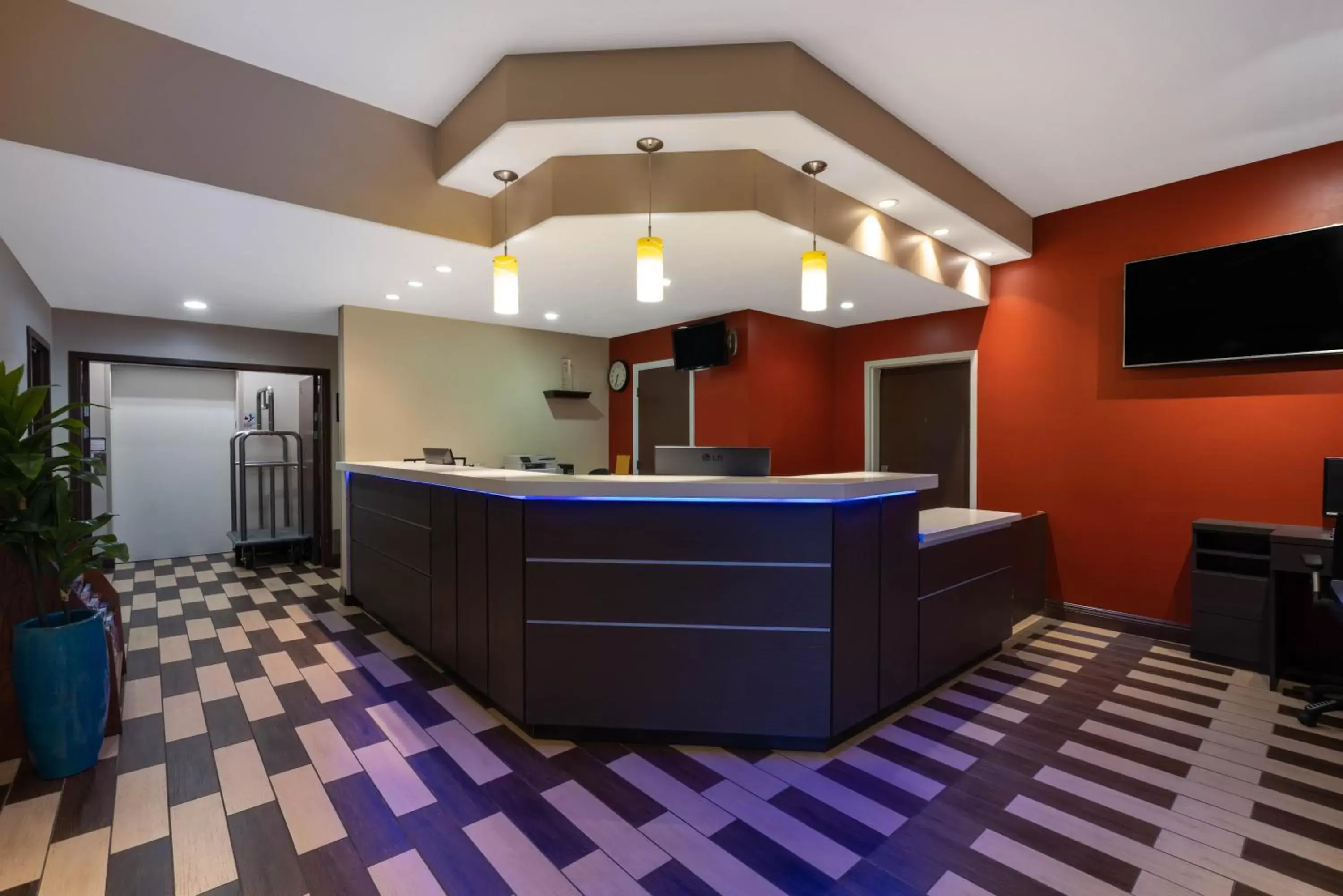 Lobby or reception, Lobby/Reception in Super 8 by Wyndham San Bruno /SF Intl Arpt West