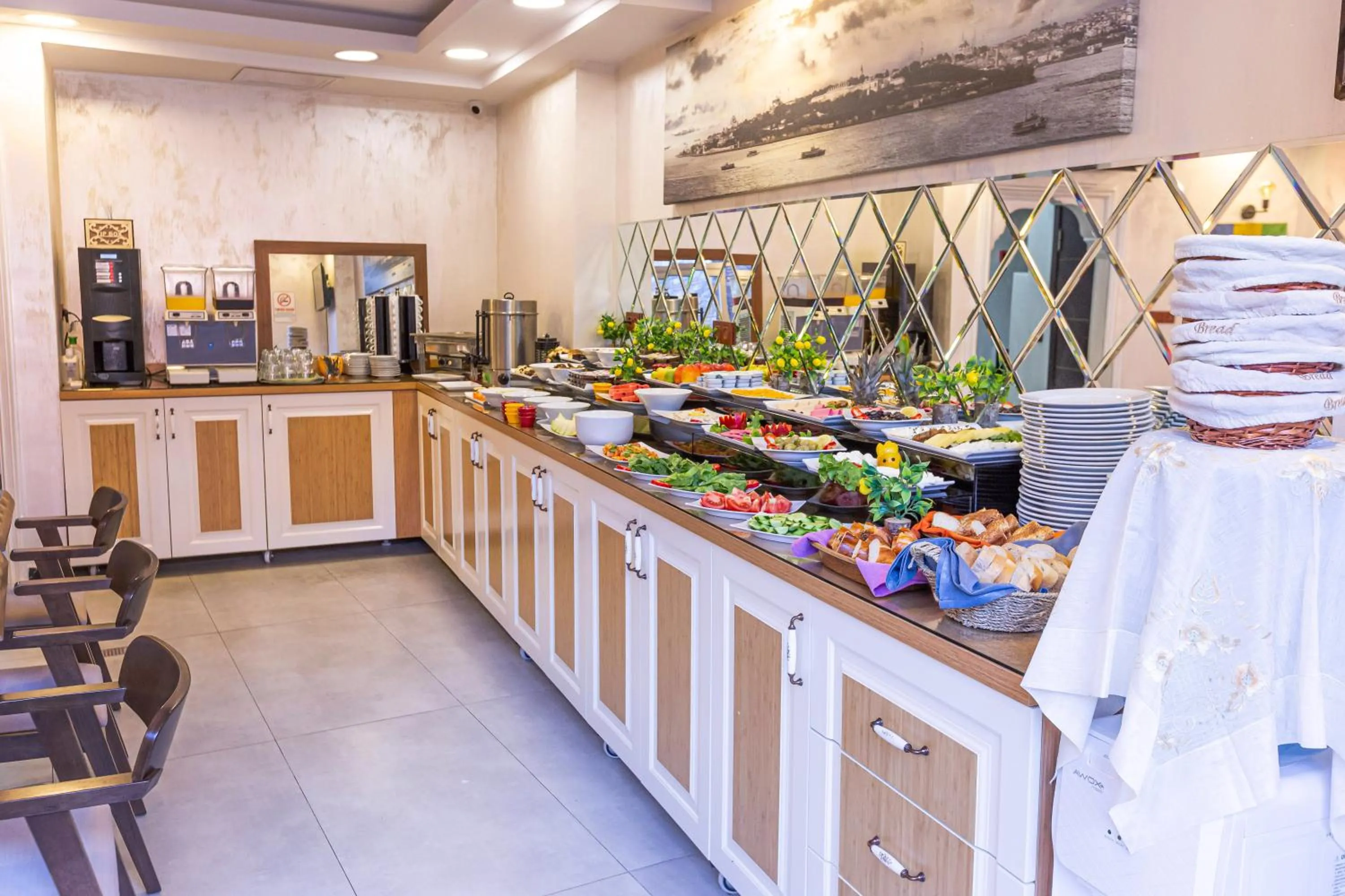 Restaurant/places to eat in Kumru Hotel