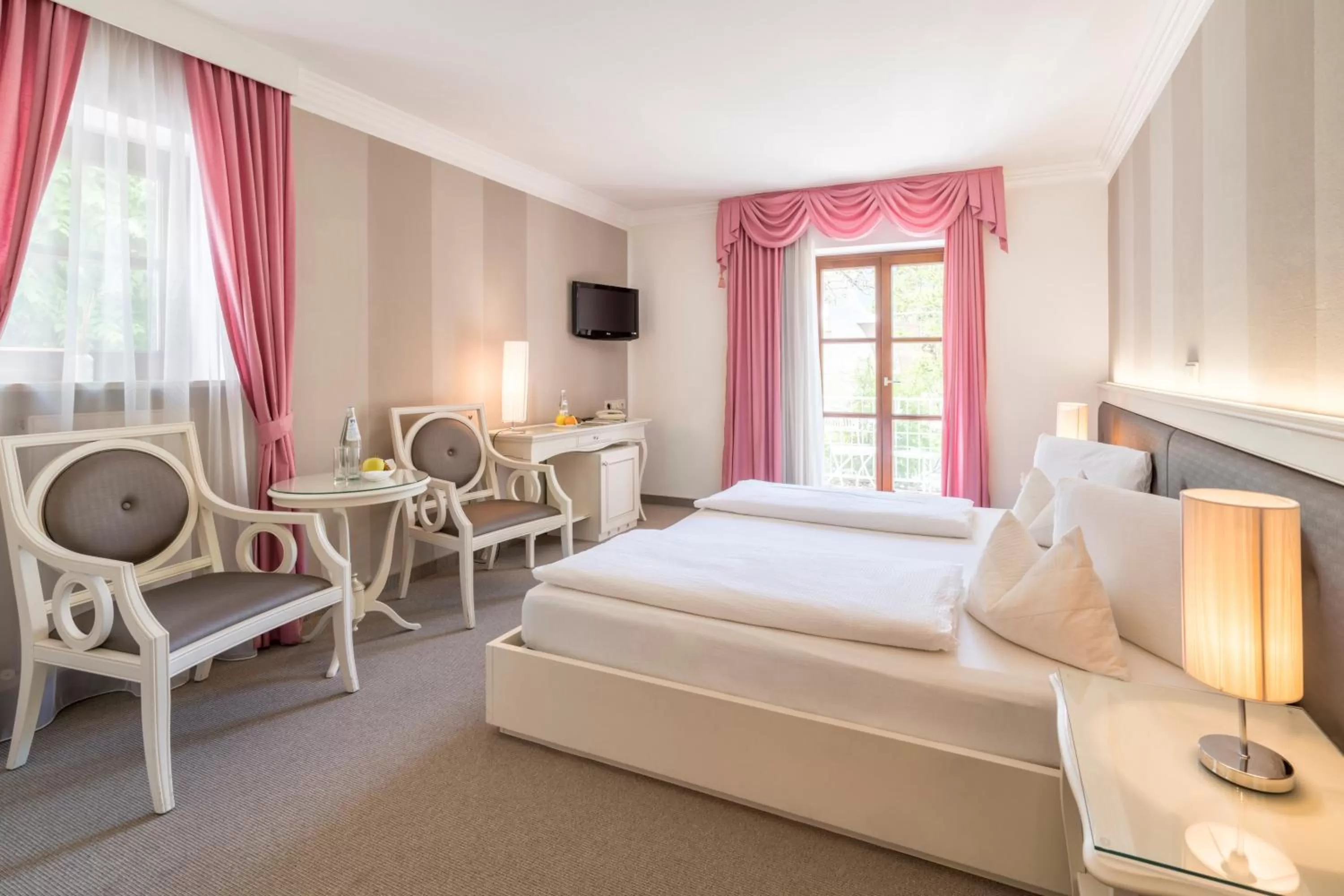 Photo of the whole room, Bed in Hotel Villa Groff