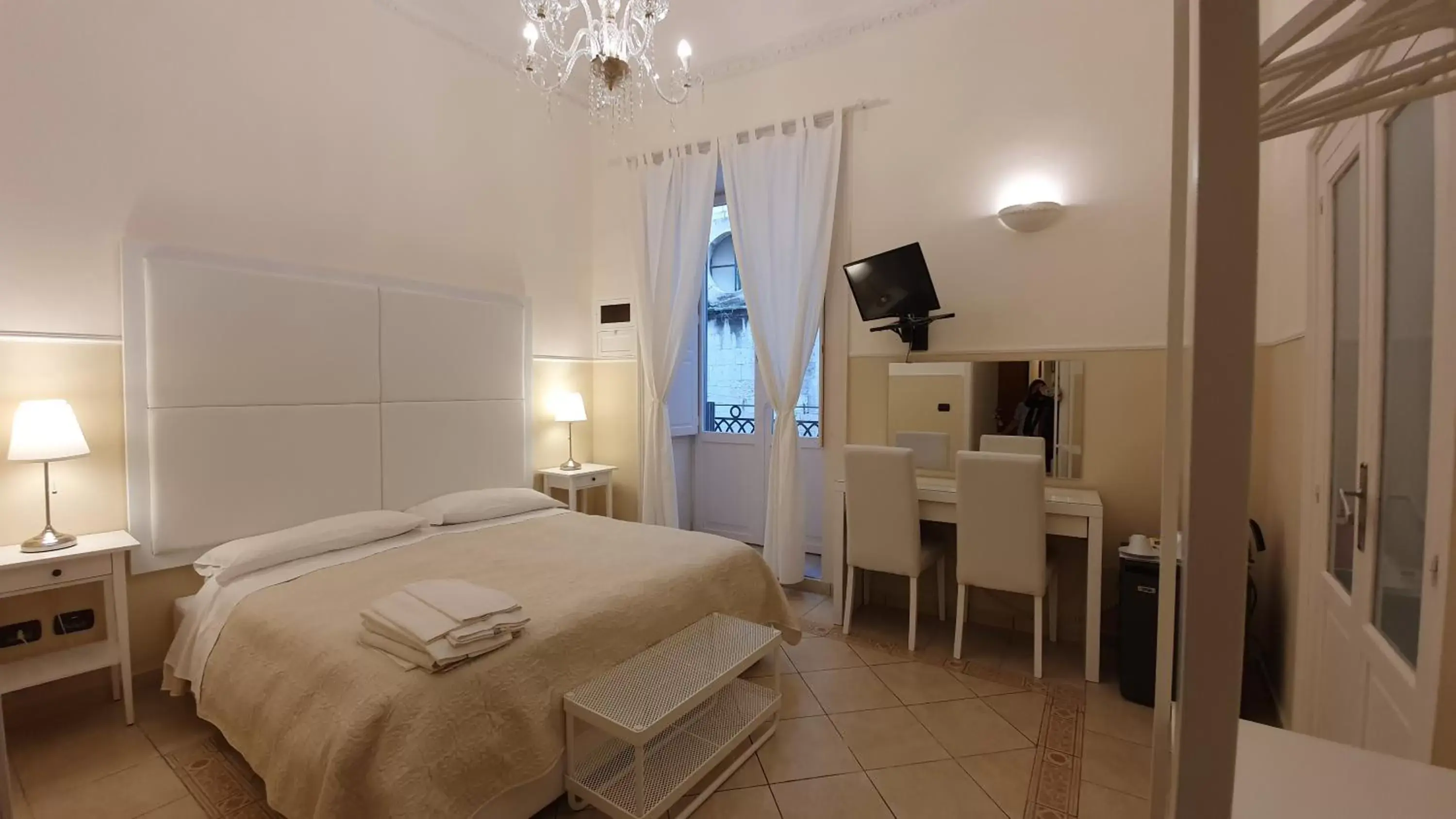 Double or Twin Room with Balcony in B&B Diana Double or Twin Room with Balcony in B&B Diana