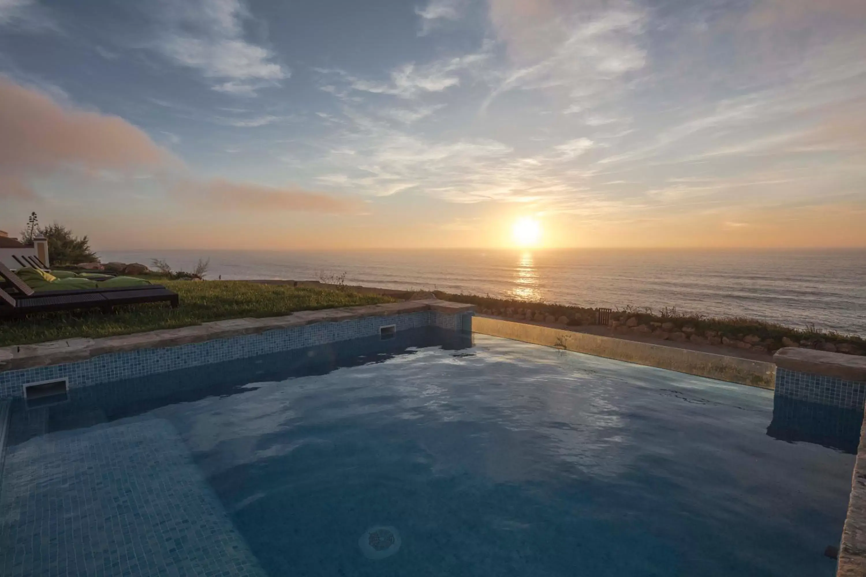 Swimming Pool in Chalet O Amorzinho Sintra Praia