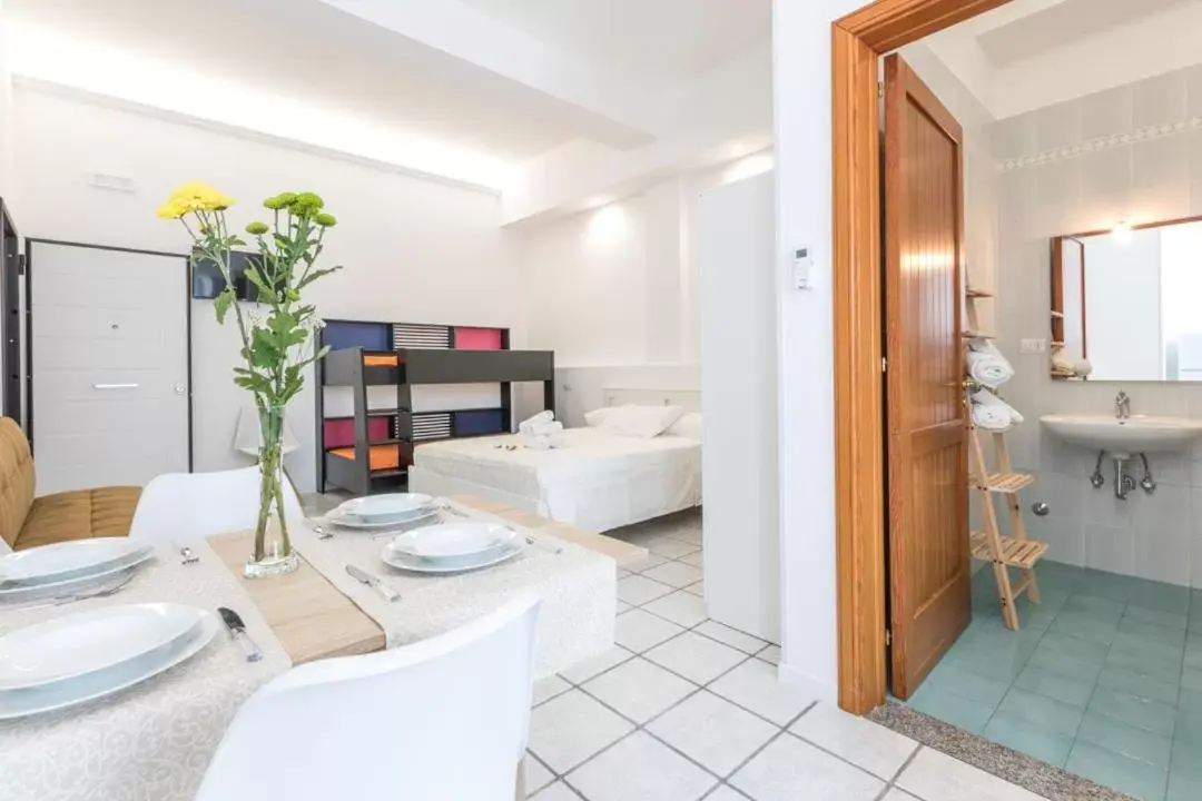 Seating area, Bathroom in La Gemma del Salento Rooms&Apartments