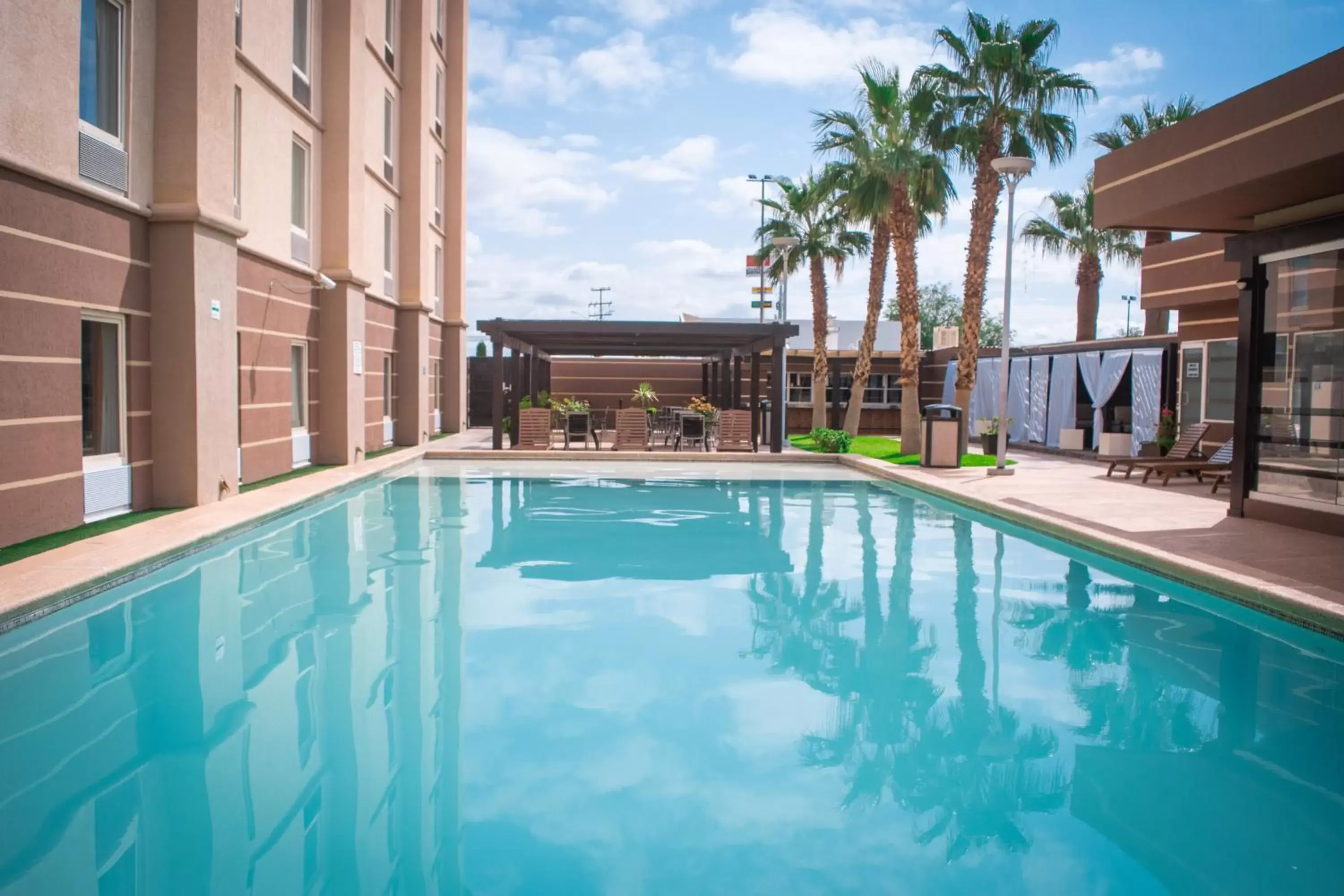 Swimming Pool in Hotel Mesaluna Near American Consulate Swimming Pool in Hotel Mesaluna Near American Consulate